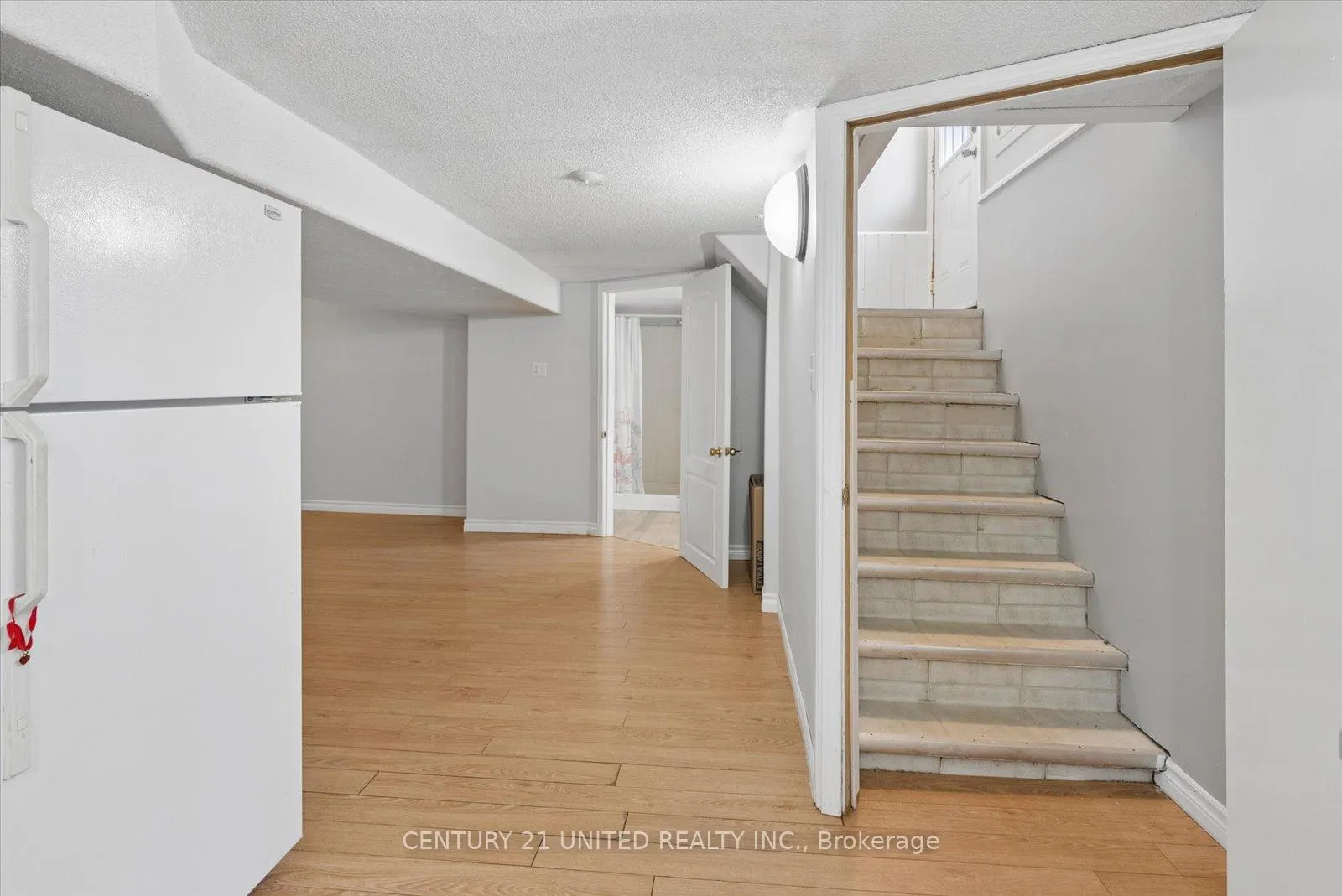 Photo 24 of 758 Bethune Street, Peterborough, Northcrest Ward 5 — HOMEH