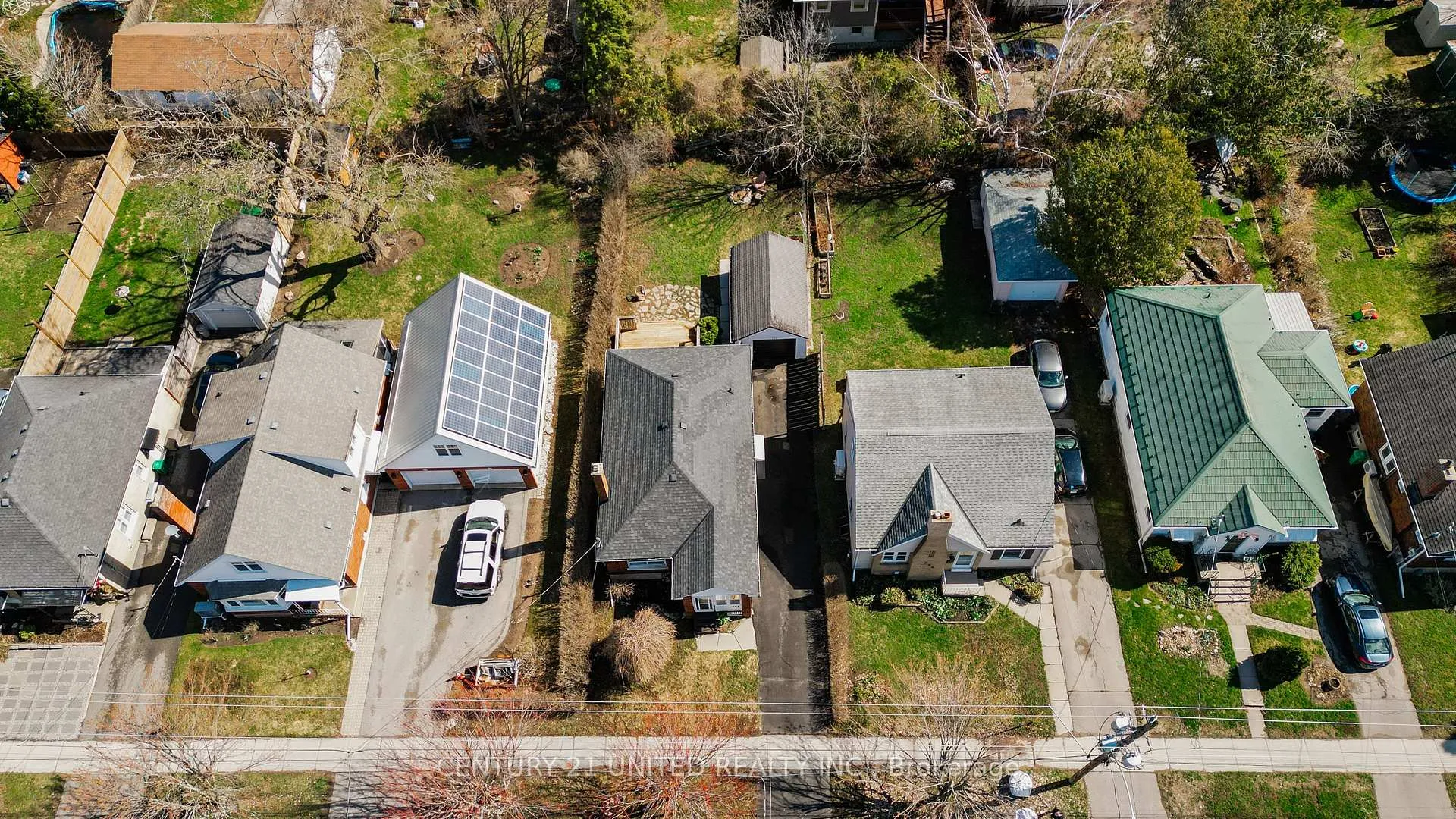 Photo 38 of 758 Bethune Street, Peterborough, Northcrest Ward 5 — HOMEH