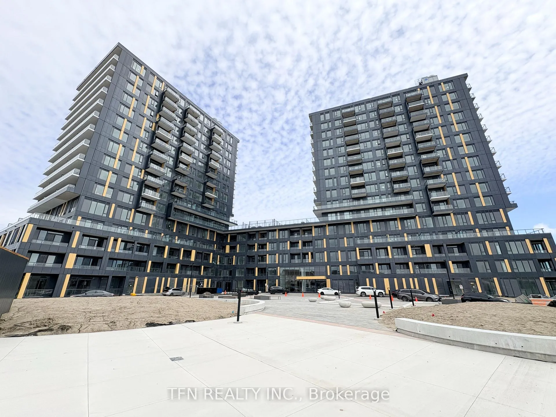 Photo 1 of Unit 104, 4878 Powers Common, Burlington, Alton — HOMEH