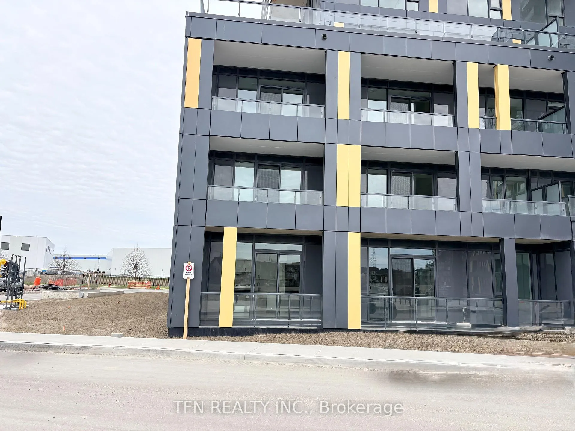 Photo 3 of Unit 104, 4878 Powers Common, Burlington, Alton — HOMEH