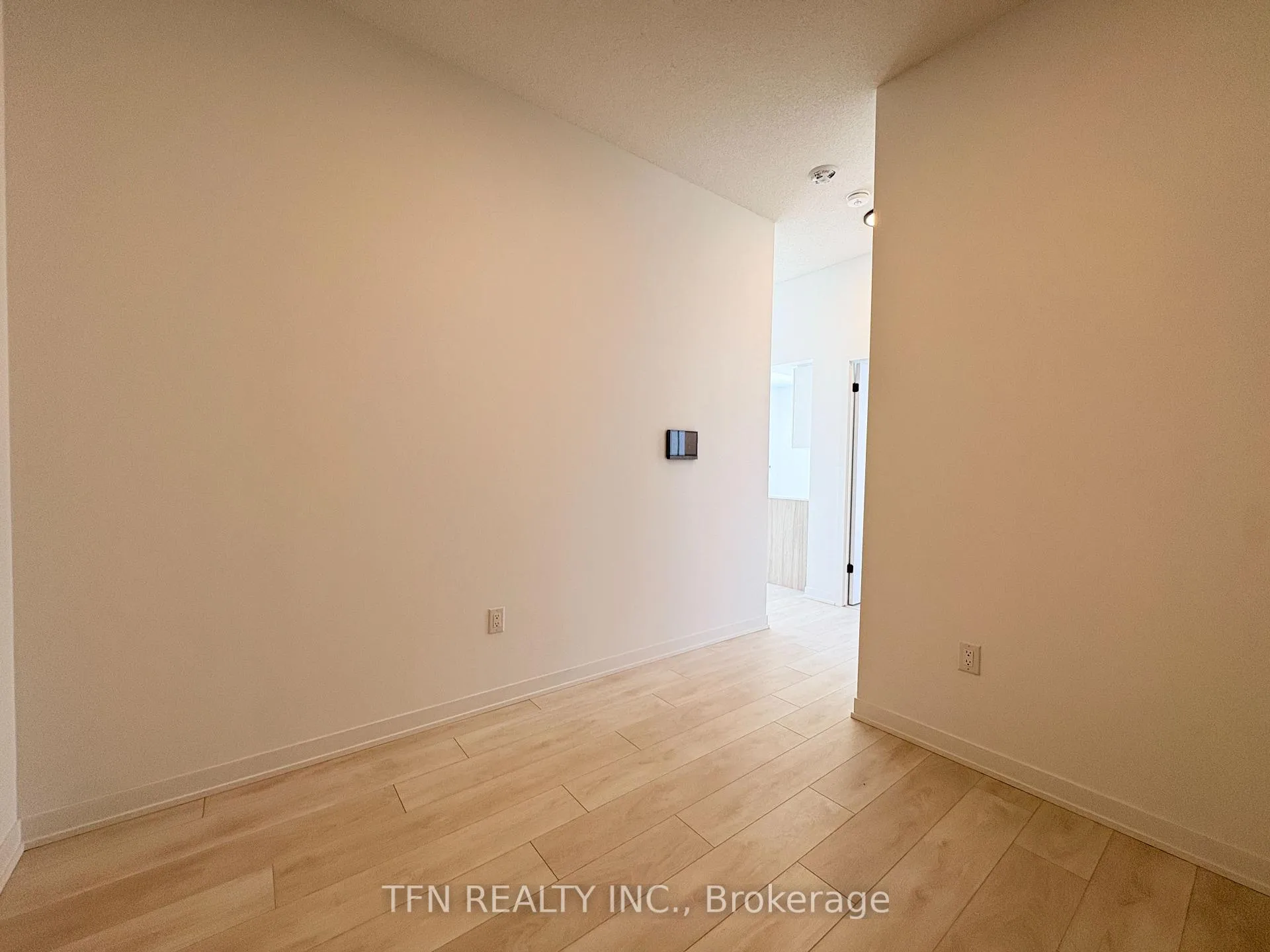 Photo 9 of Unit 104, 4878 Powers Common, Burlington, Alton — HOMEH