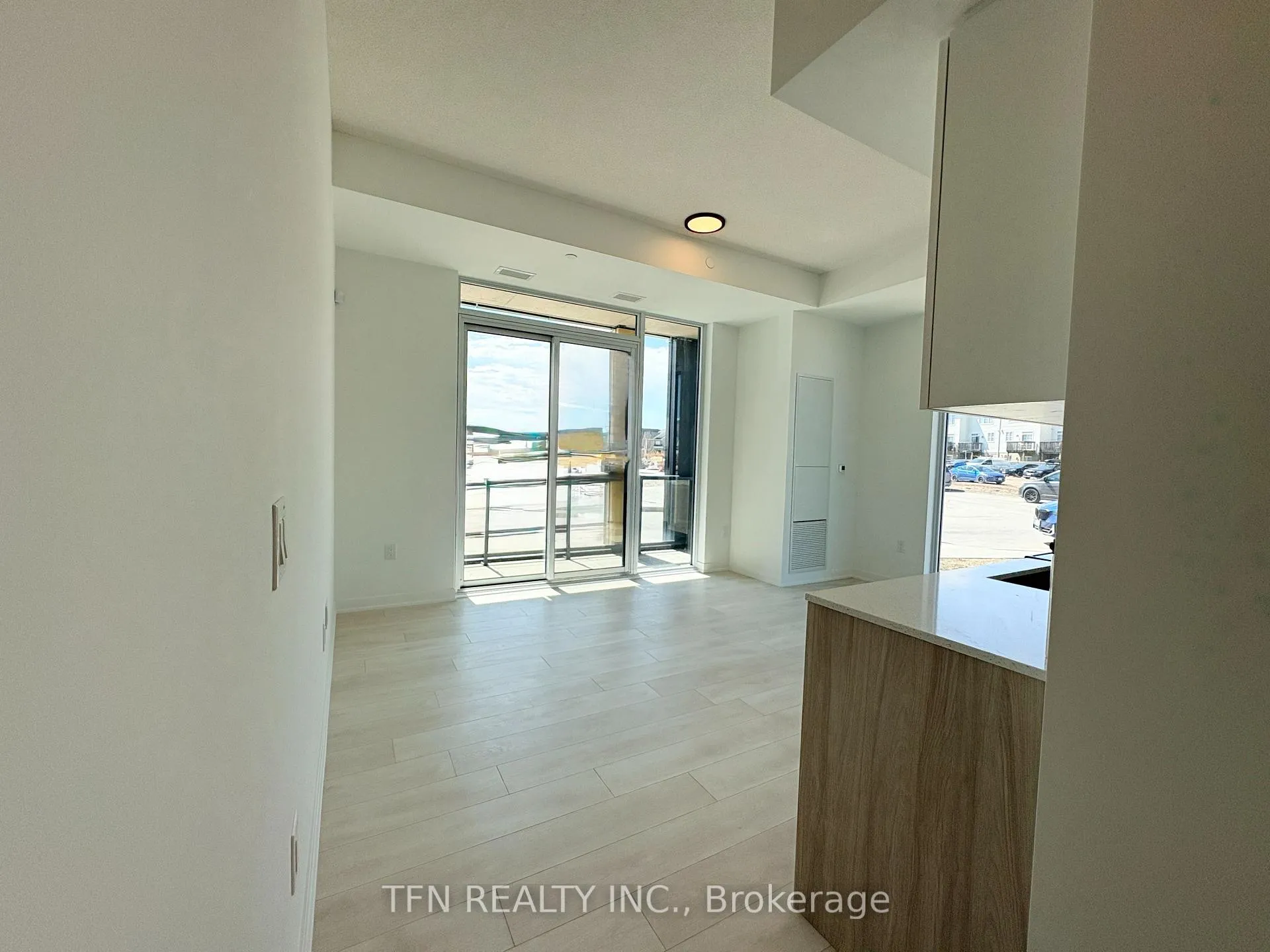 Photo 11 of Unit 104, 4878 Powers Common, Burlington, Alton — HOMEH
