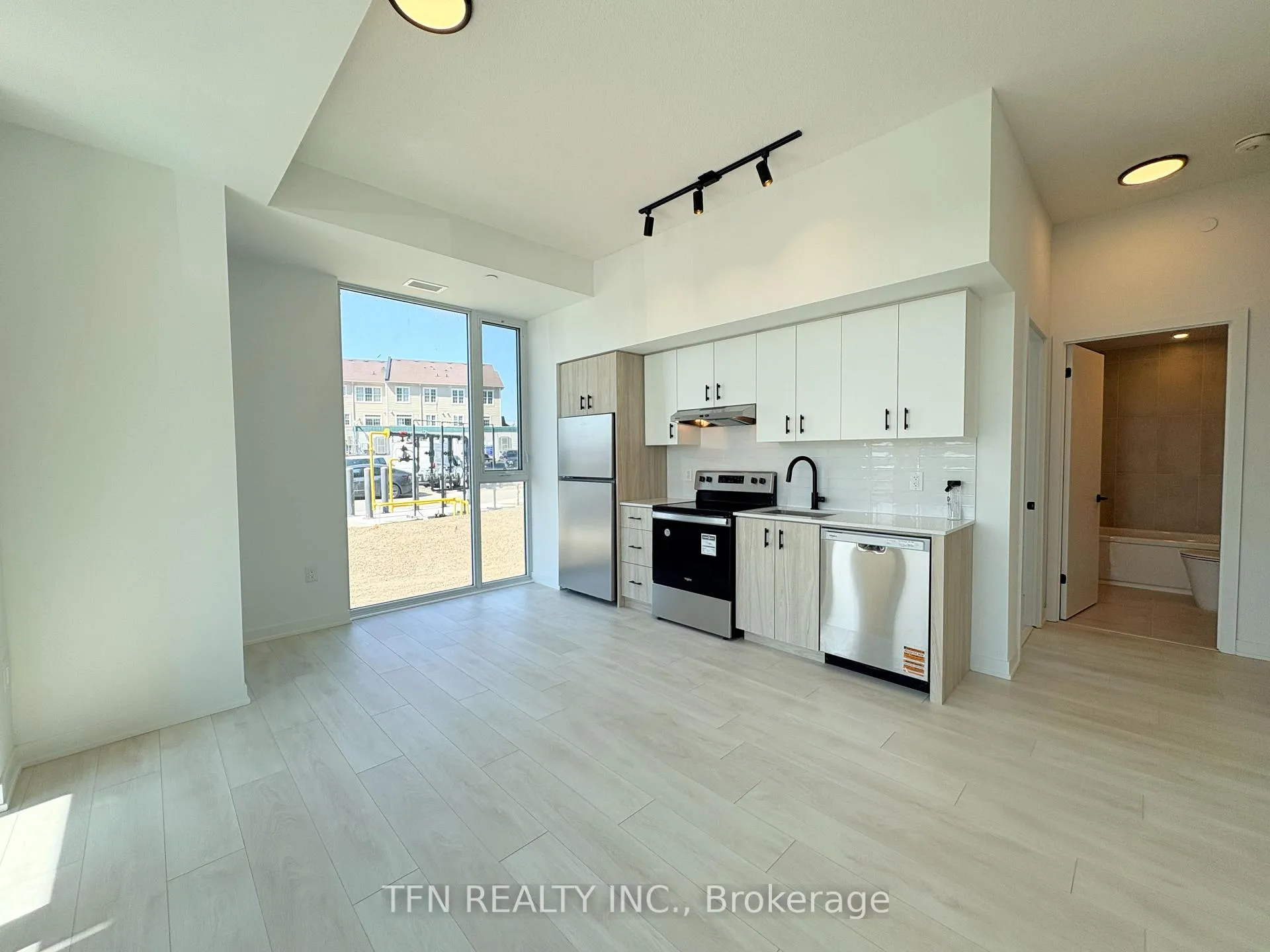 Photo 13 of Unit 104, 4878 Powers Common, Burlington, Alton — HOMEH
