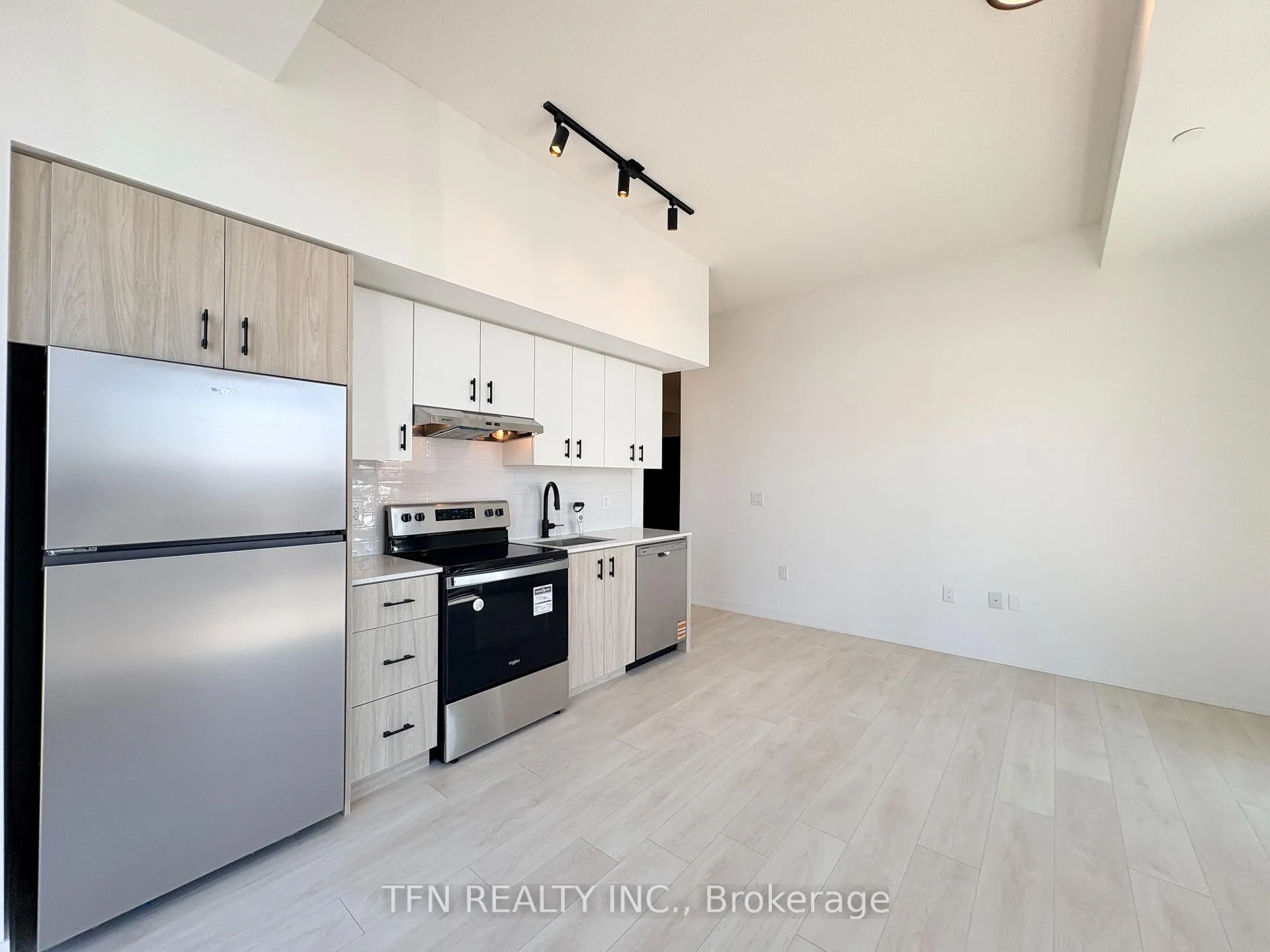 Photo 14 of Unit 104, 4878 Powers Common, Burlington, Alton — HOMEH