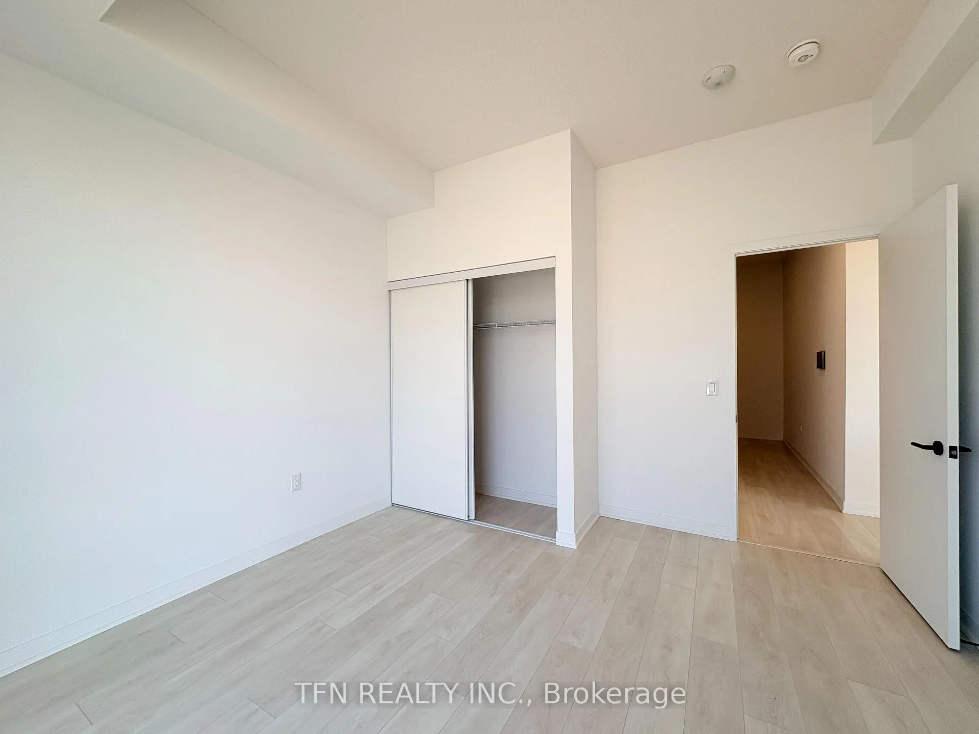 Photo 21 of Unit 104, 4878 Powers Common, Burlington, Alton — HOMEH