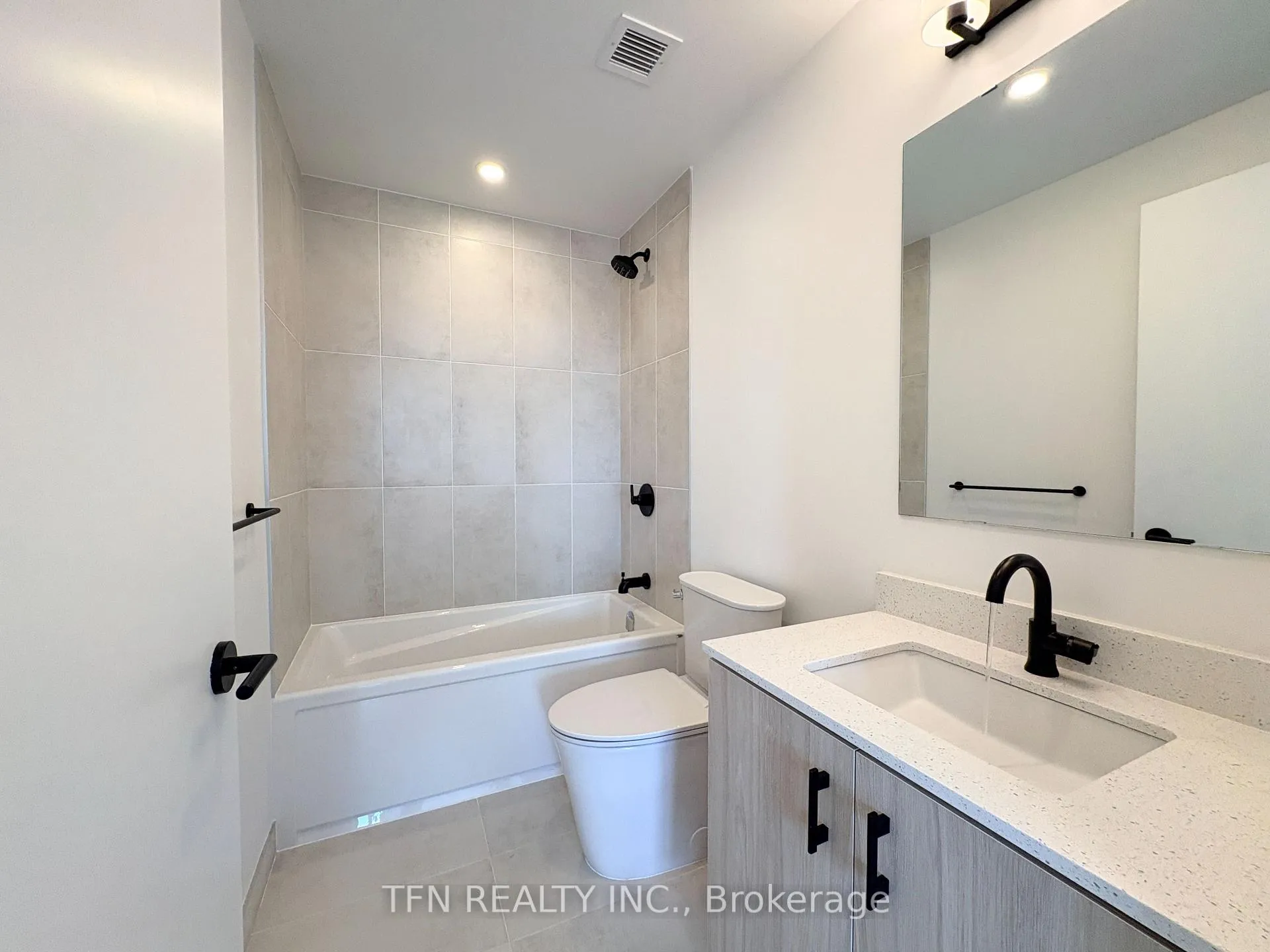 Photo 22 of Unit 104, 4878 Powers Common, Burlington, Alton — HOMEH