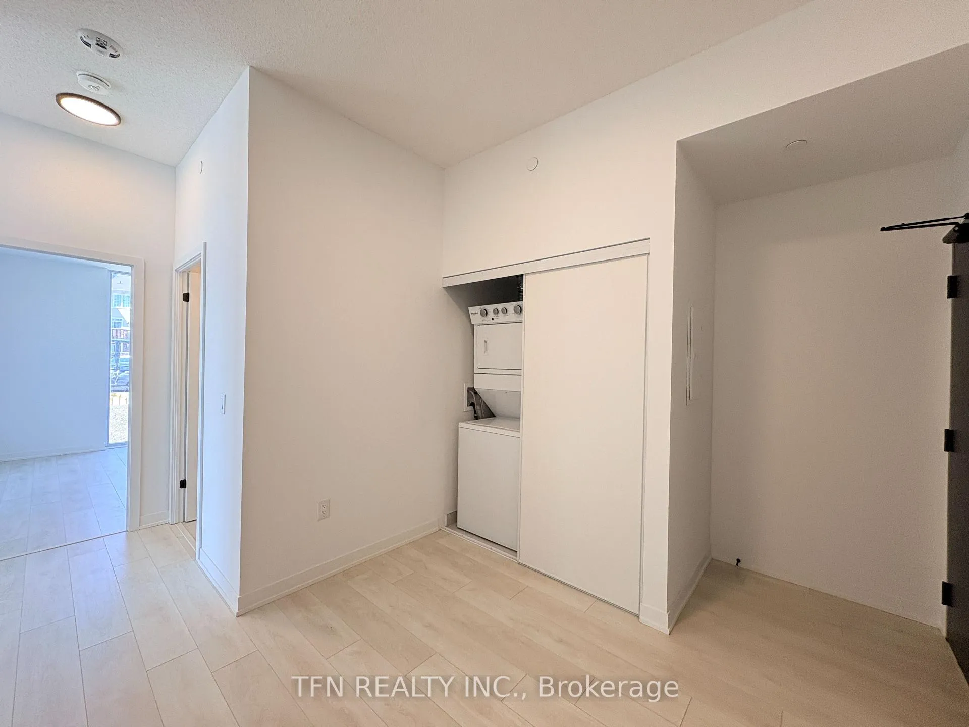 Photo 27 of Unit 104, 4878 Powers Common, Burlington, Alton — HOMEH