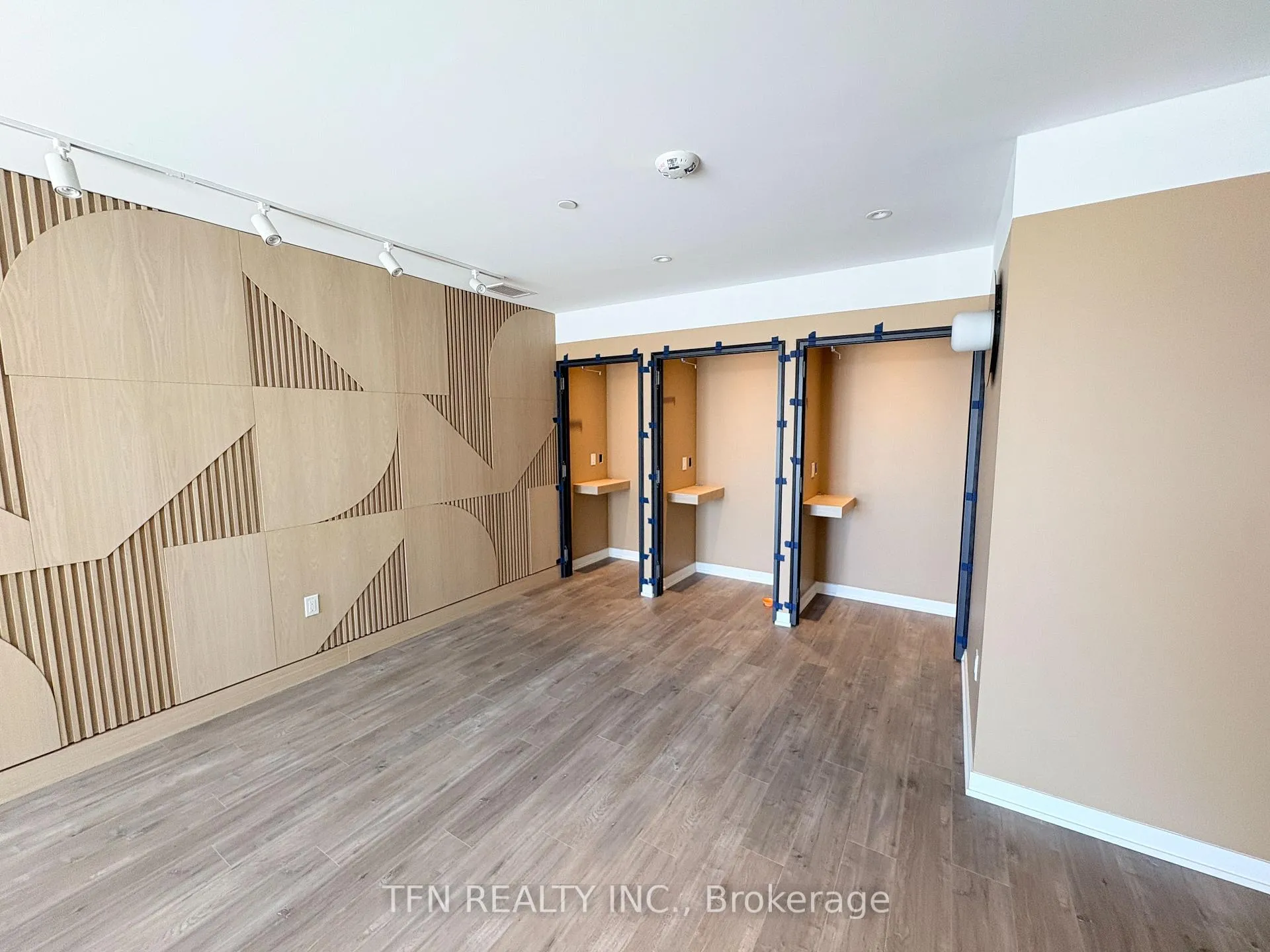 Photo 30 of Unit 104, 4878 Powers Common, Burlington, Alton — HOMEH