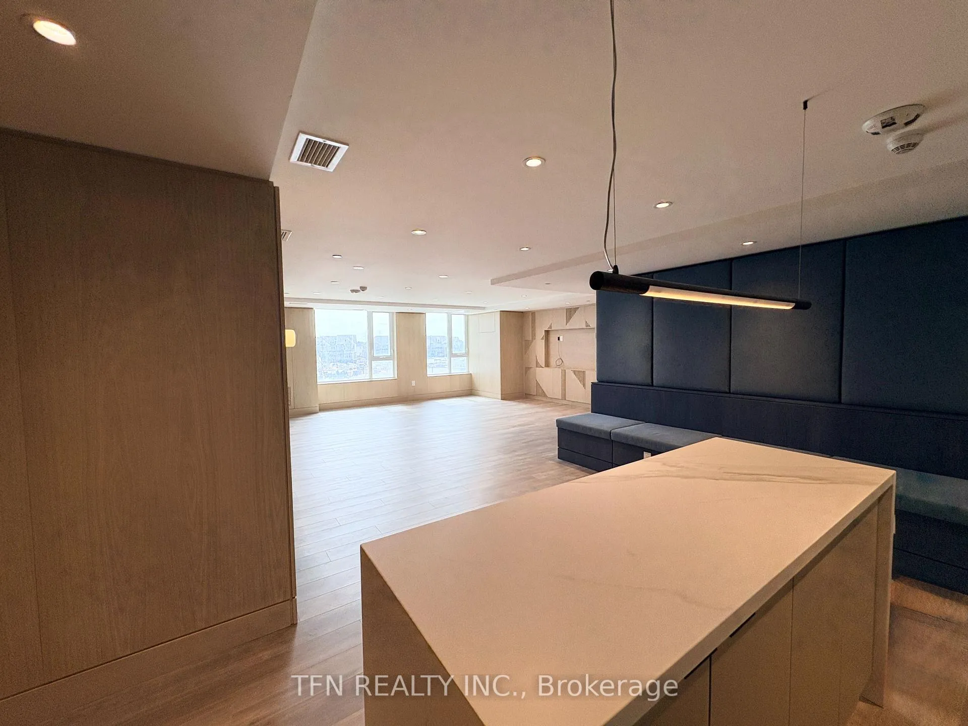 Photo 34 of Unit 104, 4878 Powers Common, Burlington, Alton — HOMEH