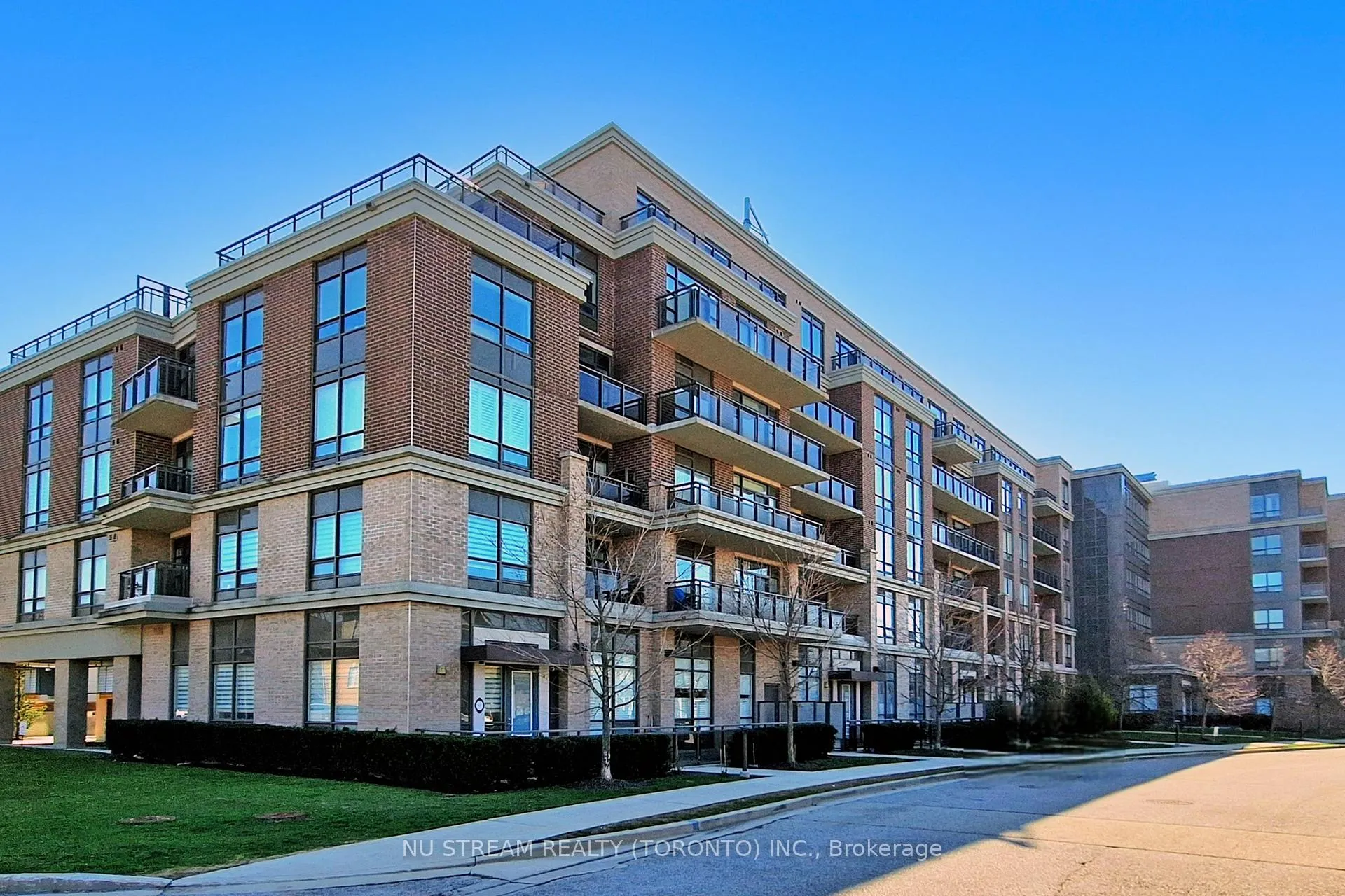 Photo 1 of Unit 535, 540 Bur Oak Avenue, Markham, Berczy — HOMEH