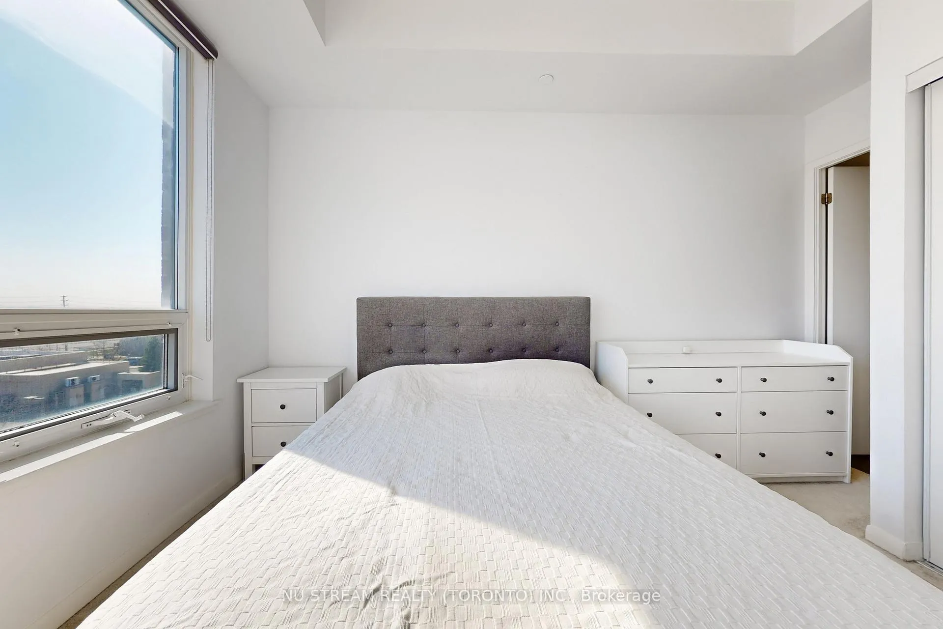 Photo 14 of Unit 535, 540 Bur Oak Avenue, Markham, Berczy — HOMEH