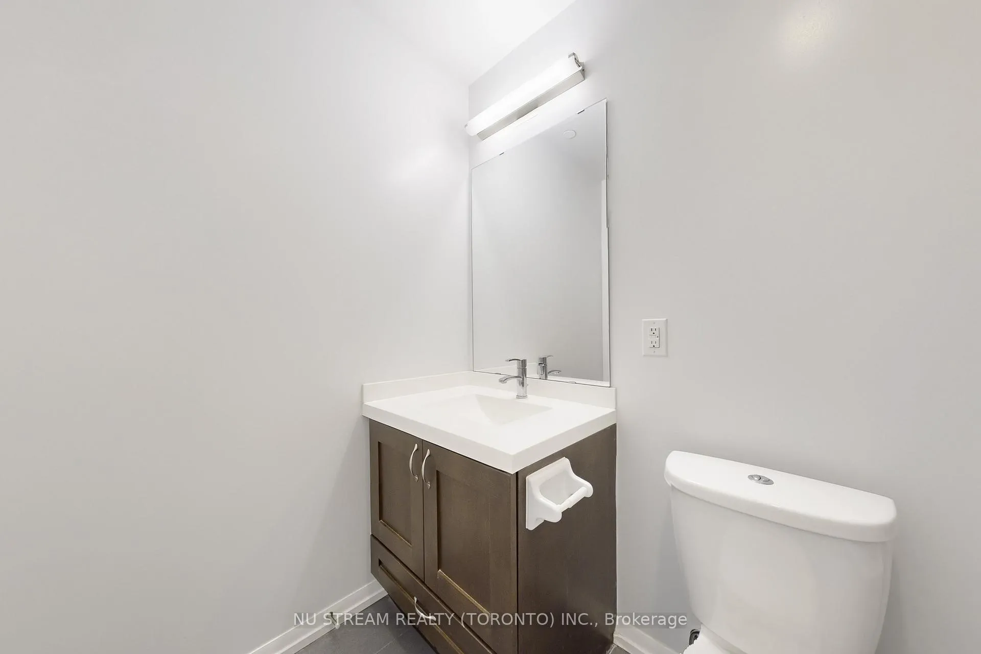 Photo 17 of Unit 535, 540 Bur Oak Avenue, Markham, Berczy — HOMEH