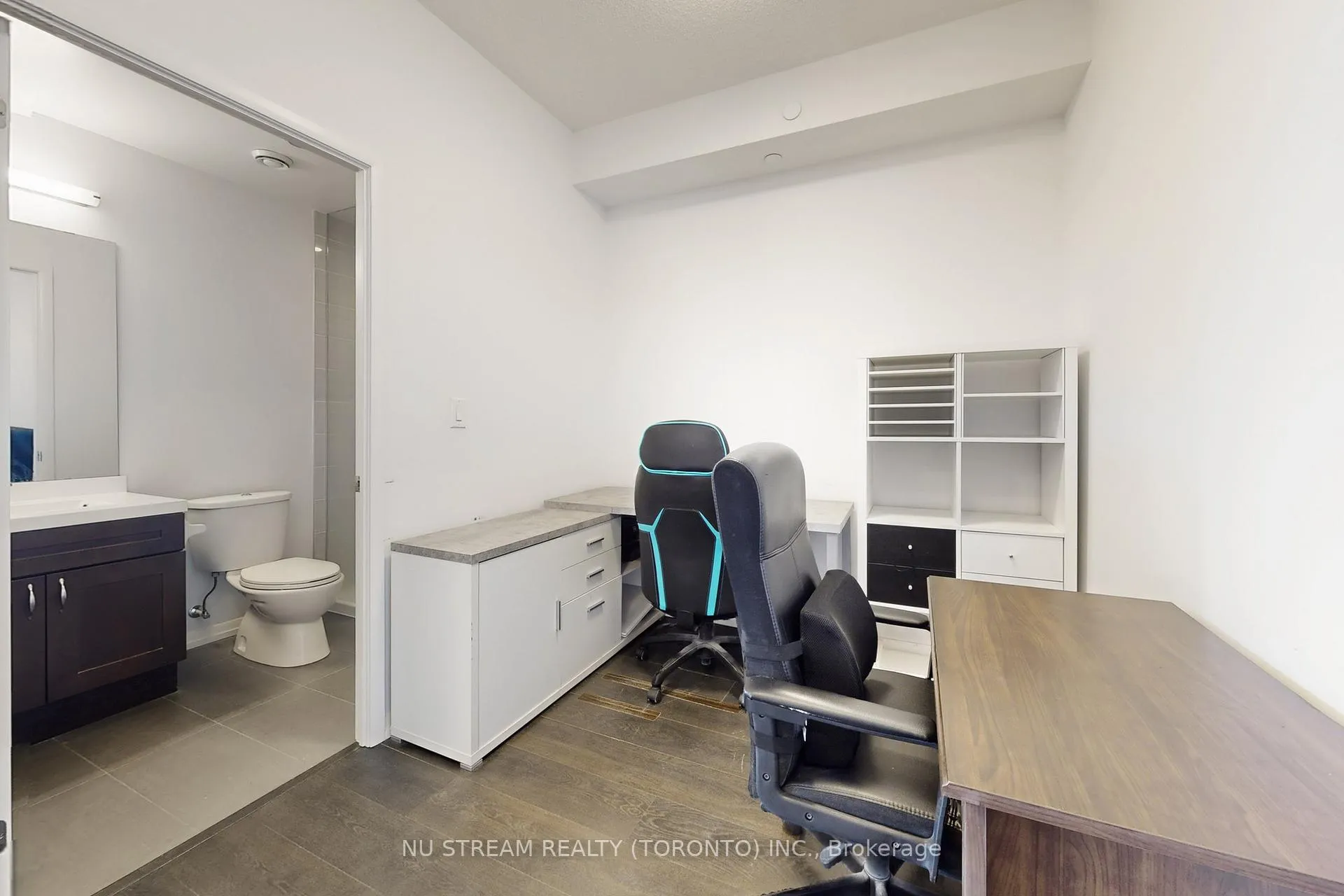 Photo 19 of Unit 535, 540 Bur Oak Avenue, Markham, Berczy — HOMEH