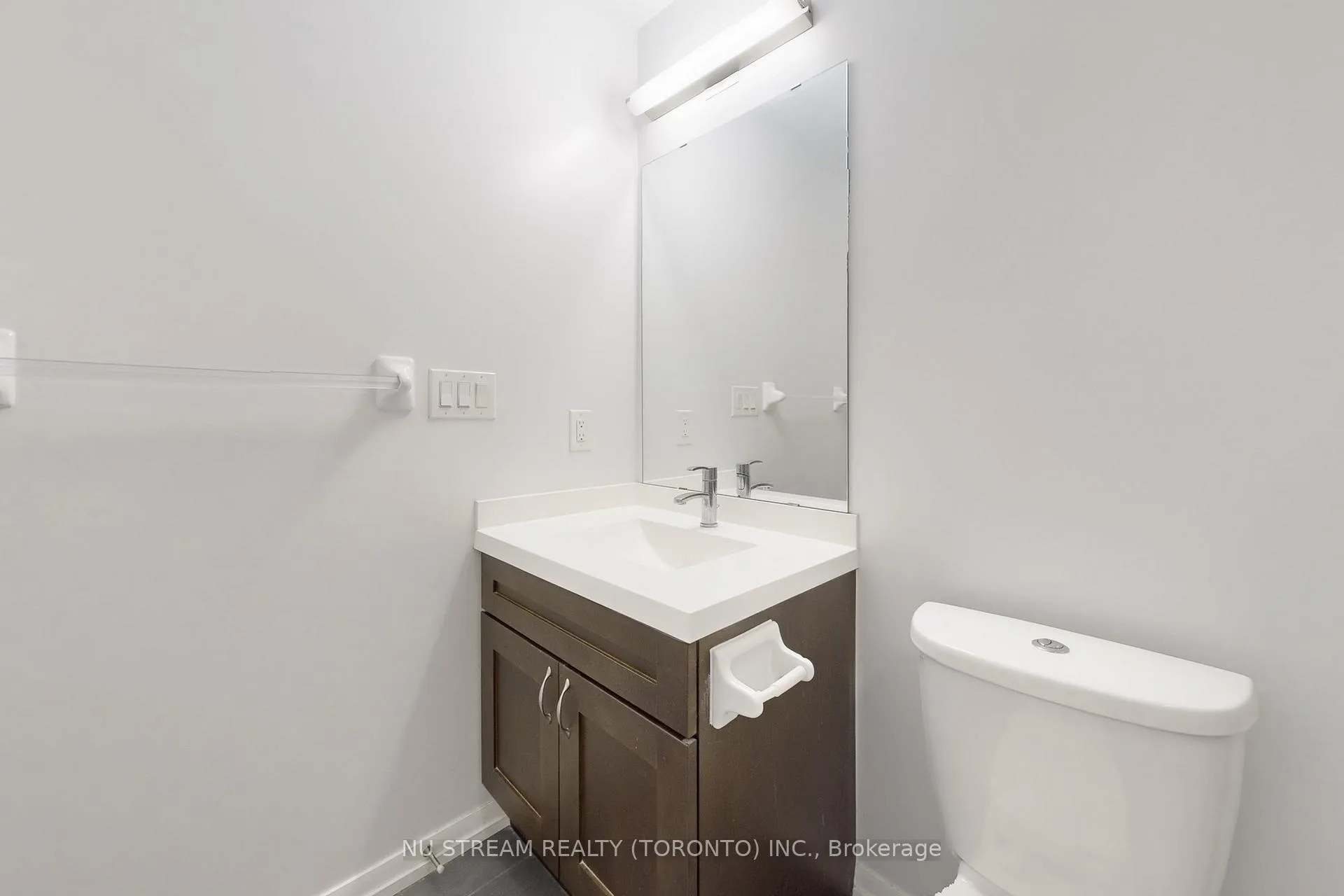 Photo 22 of Unit 535, 540 Bur Oak Avenue, Markham, Berczy — HOMEH