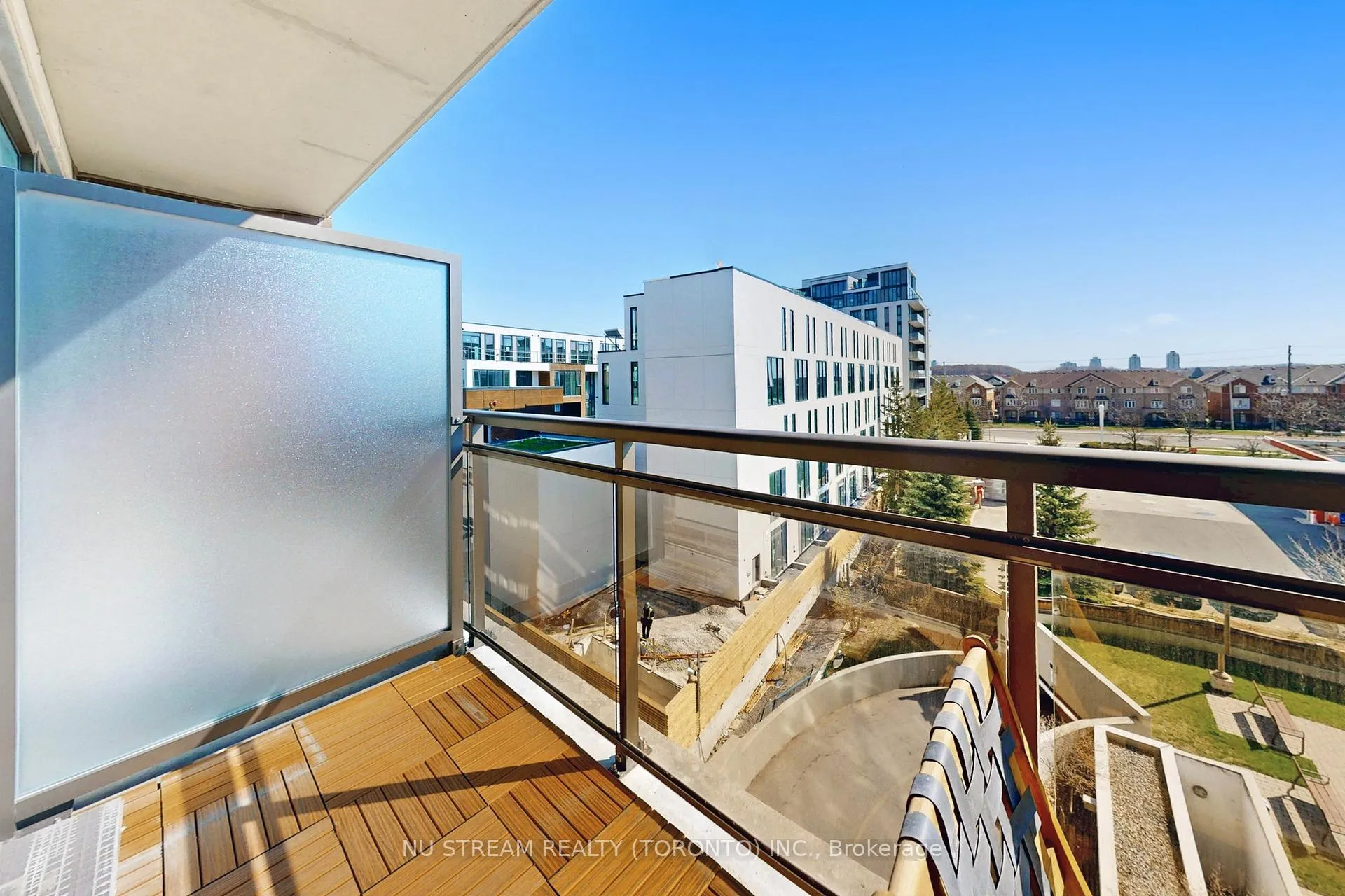 Photo 25 of Unit 535, 540 Bur Oak Avenue, Markham, Berczy — HOMEH