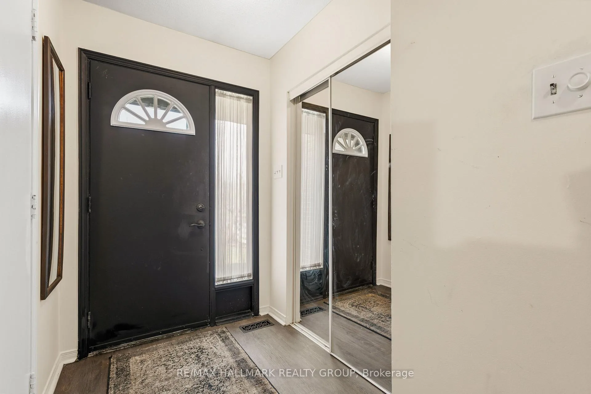 Photo 4 of Unit A, 176 Sherway Drive, Ottawa, Barrhaven - Pheasant Run — HOMEH