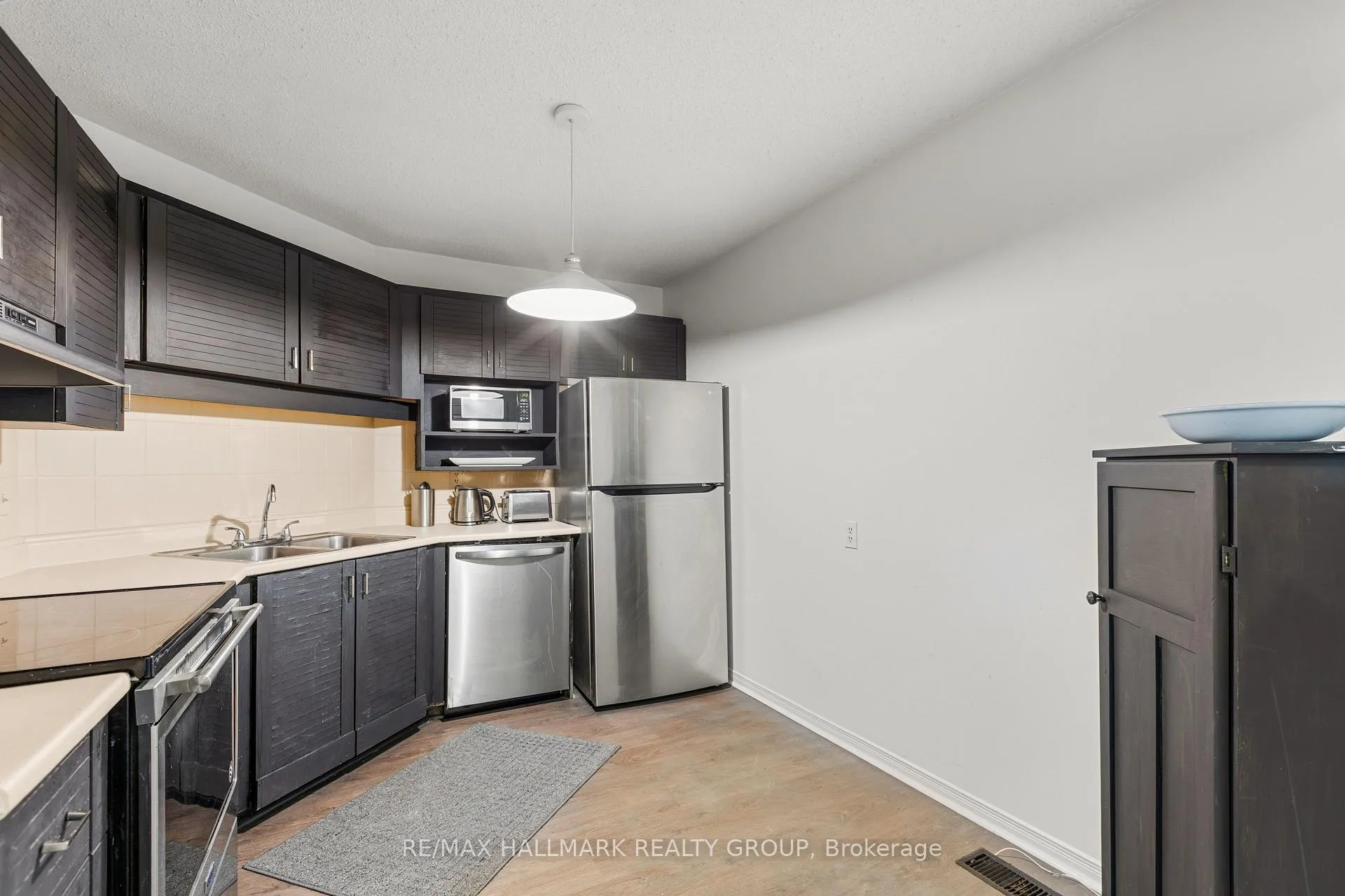 Photo 5 of Unit A, 176 Sherway Drive, Ottawa, Barrhaven - Pheasant Run — HOMEH