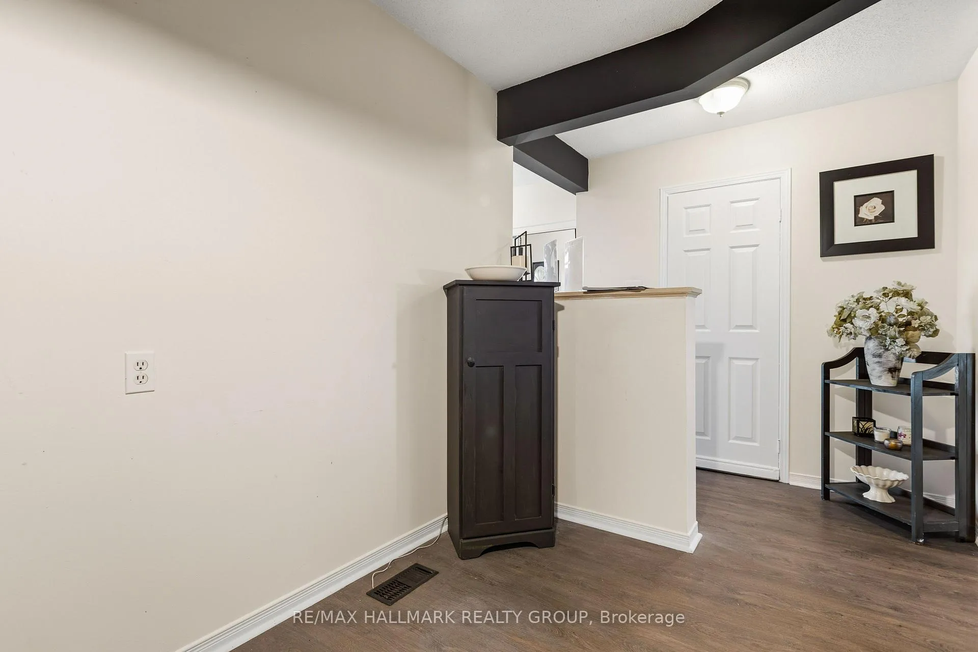 Photo 9 of Unit A, 176 Sherway Drive, Ottawa, Barrhaven - Pheasant Run — HOMEH