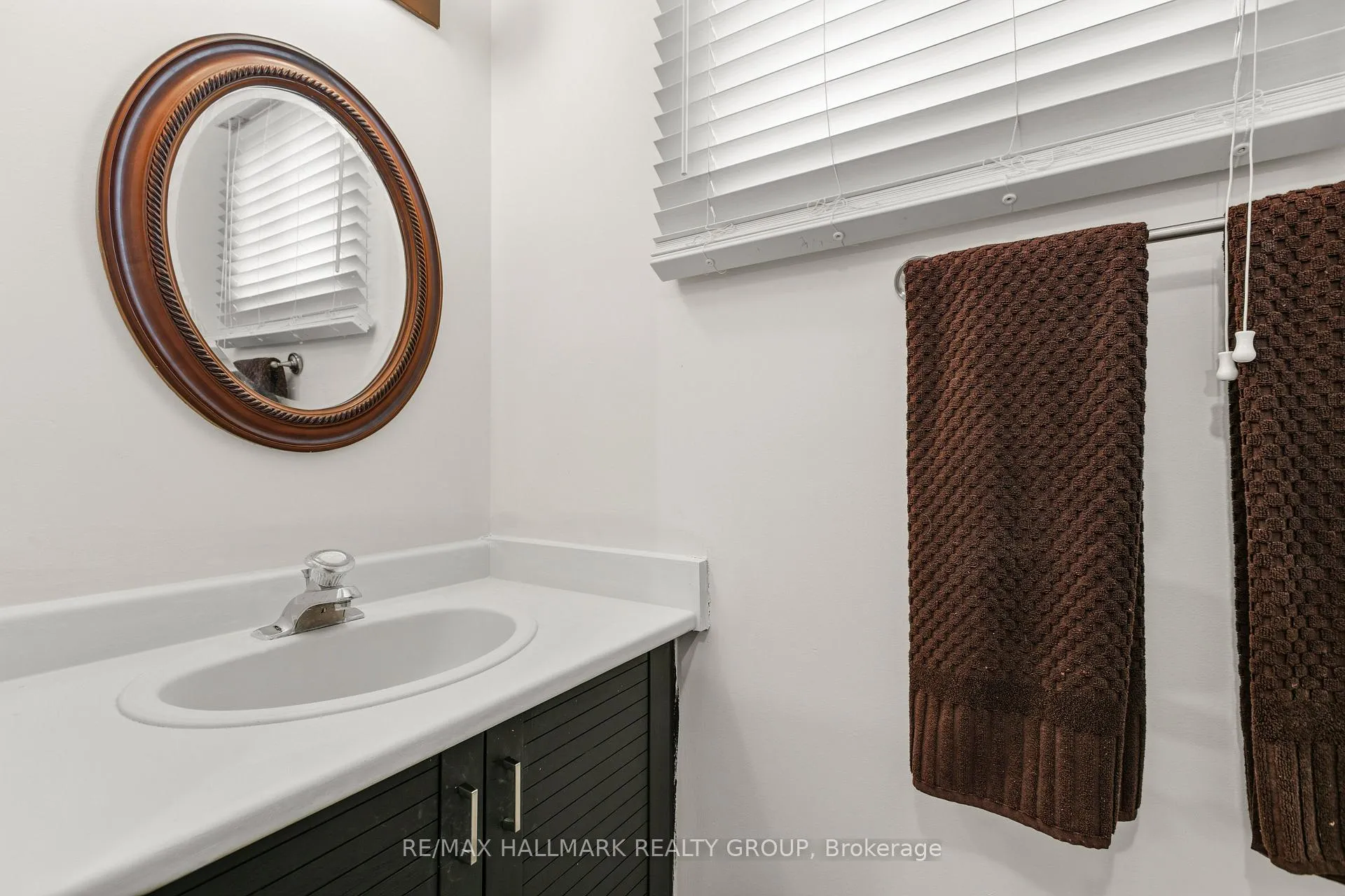 Photo 10 of Unit A, 176 Sherway Drive, Ottawa, Barrhaven - Pheasant Run — HOMEH