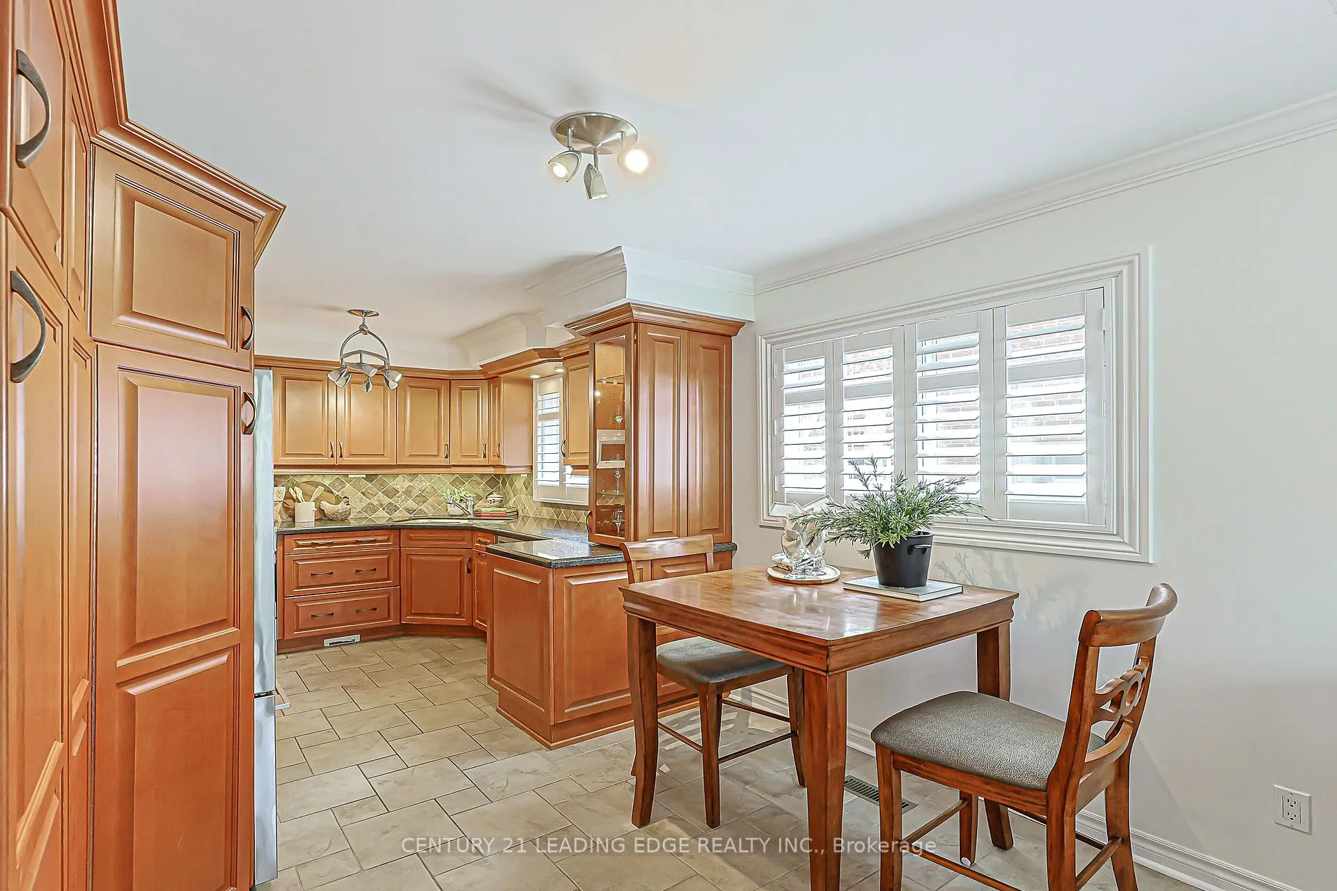 Photo 8 of 109 Major Buttons Drive, Markham, Sherwood-Amberglen — HOMEH