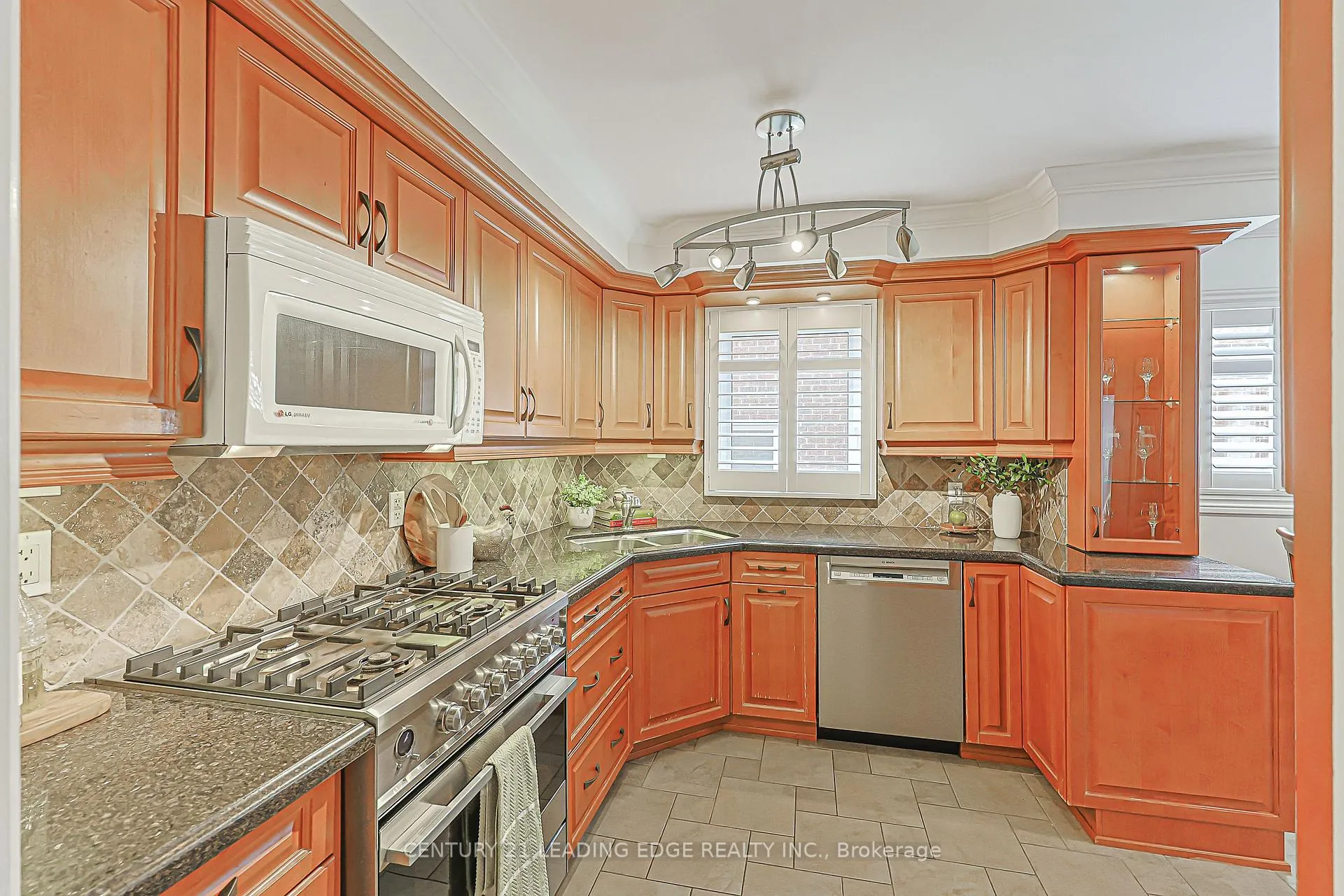 Photo 11 of 109 Major Buttons Drive, Markham, Sherwood-Amberglen — HOMEH