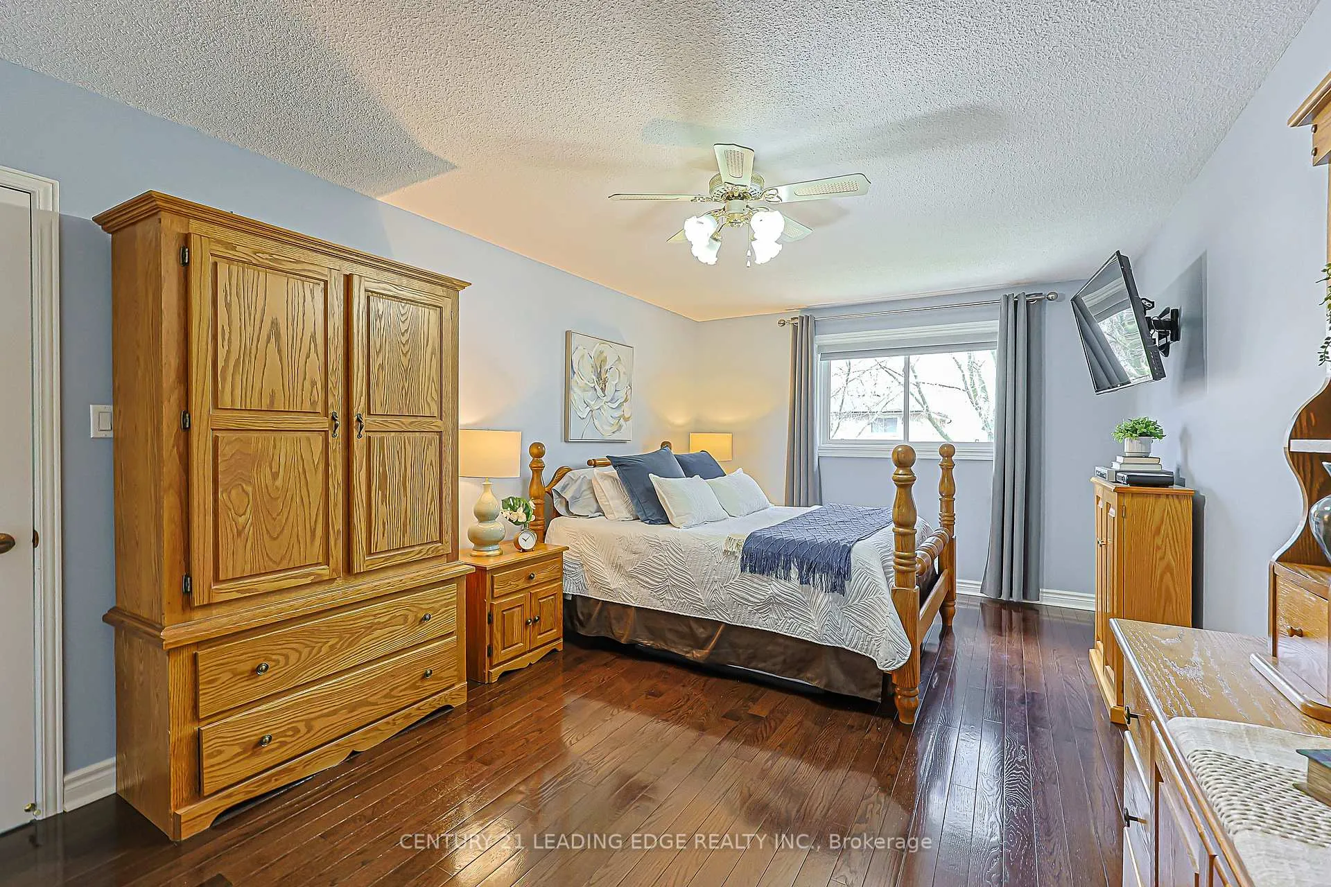 Photo 12 of 109 Major Buttons Drive, Markham, Sherwood-Amberglen — HOMEH