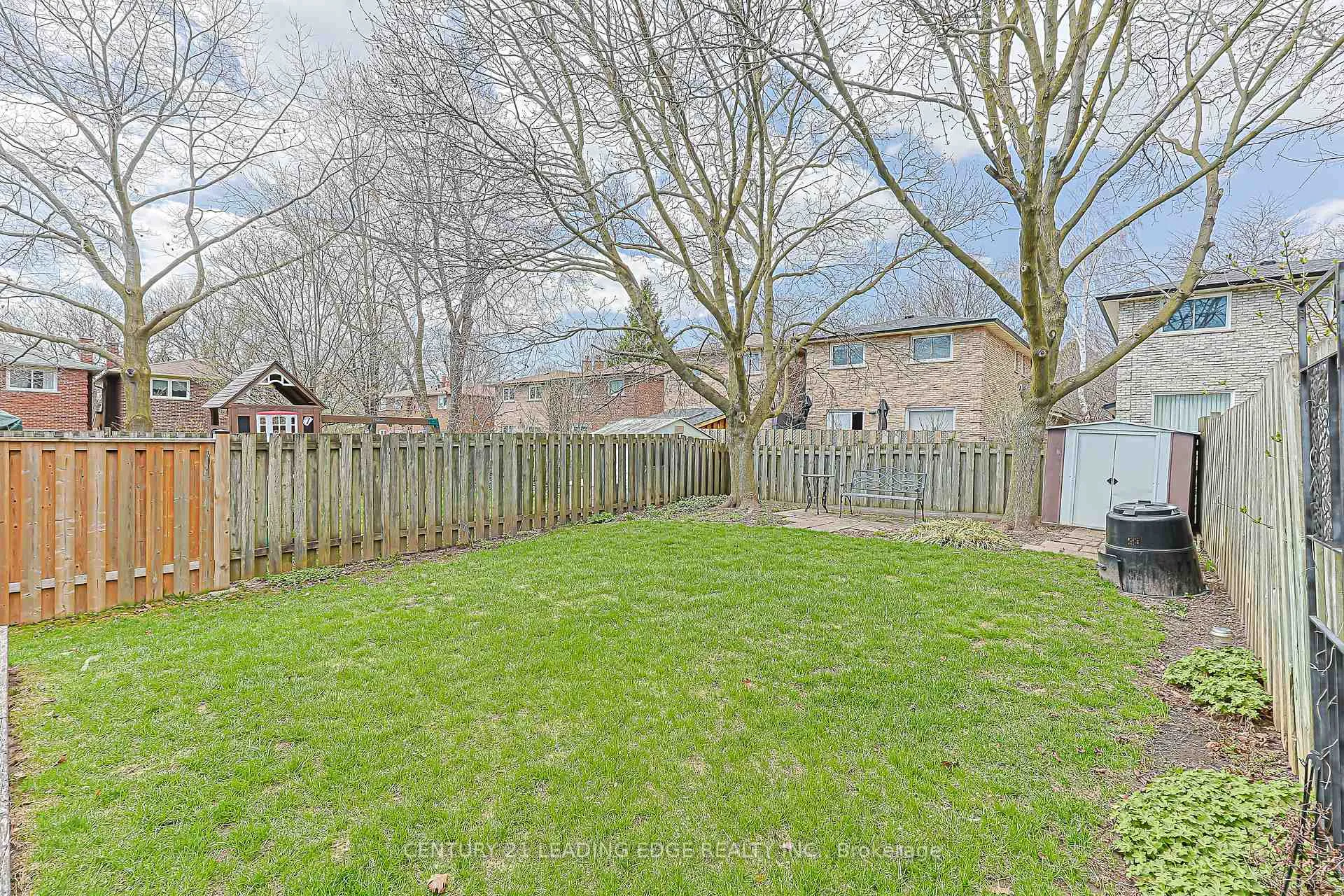Photo 32 of 109 Major Buttons Drive, Markham, Sherwood-Amberglen — HOMEH