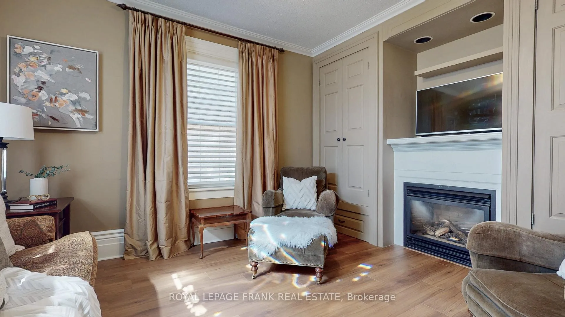 Photo 11 of 117 Euclid Street, Whitby, Downtown Whitby — HOMEH