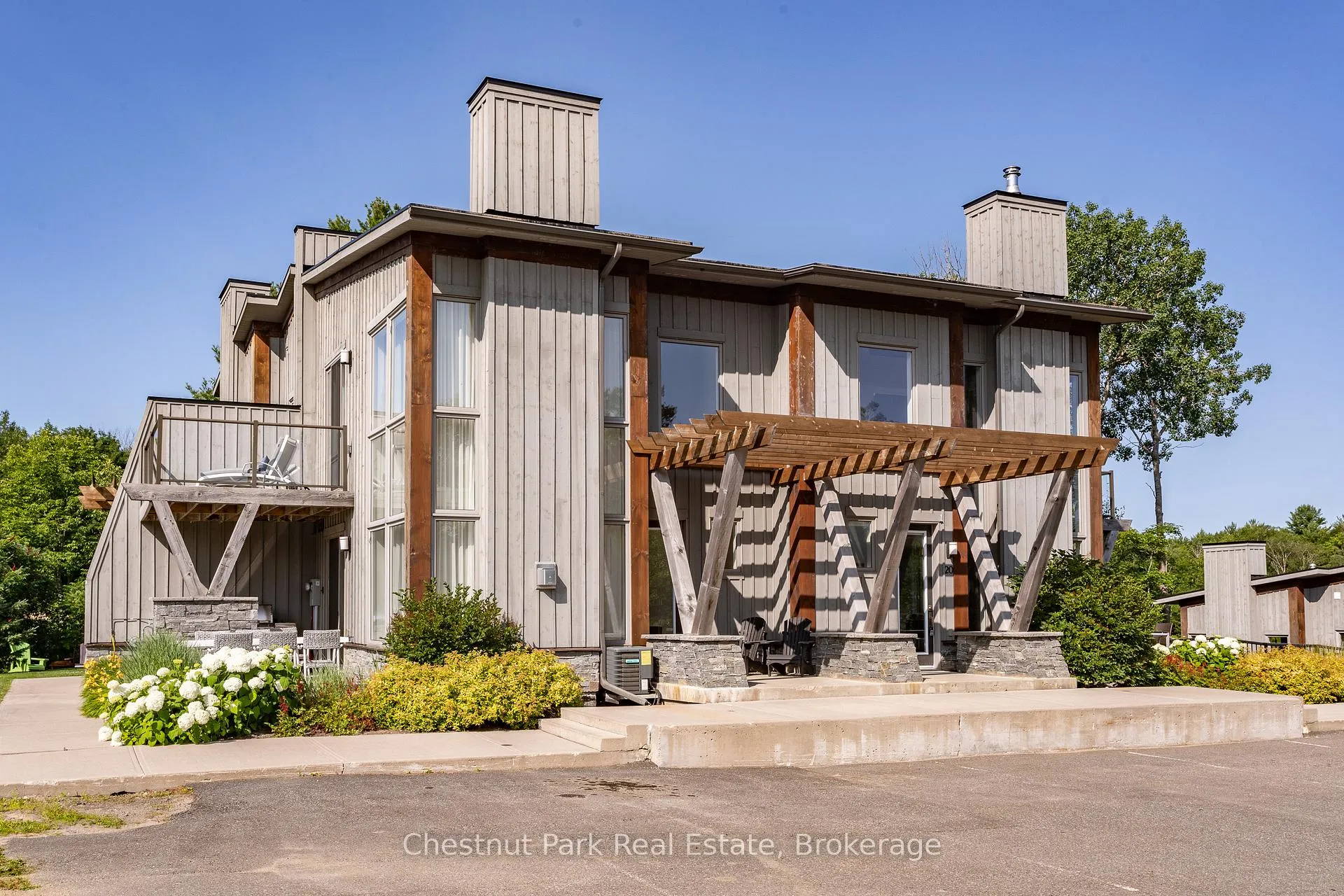 Photo 5 of 20 Carrick Trail, Gravenhurst, Muskoka (S) — HOMEH