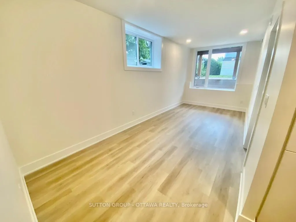 Photo 5 of Unit E, 152B Columbus Avenue E, Ottawa, Overbrook/Castle Heights — HOMEH