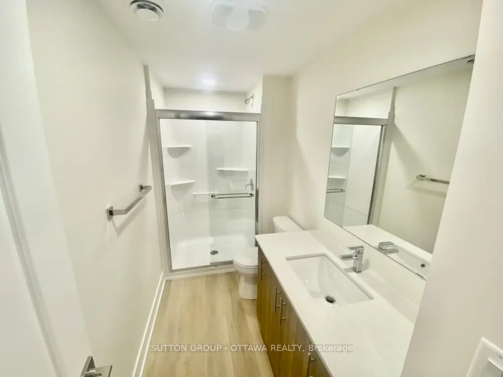 Photo 8 of Unit E, 152B Columbus Avenue E, Ottawa, Overbrook/Castle Heights — HOMEH