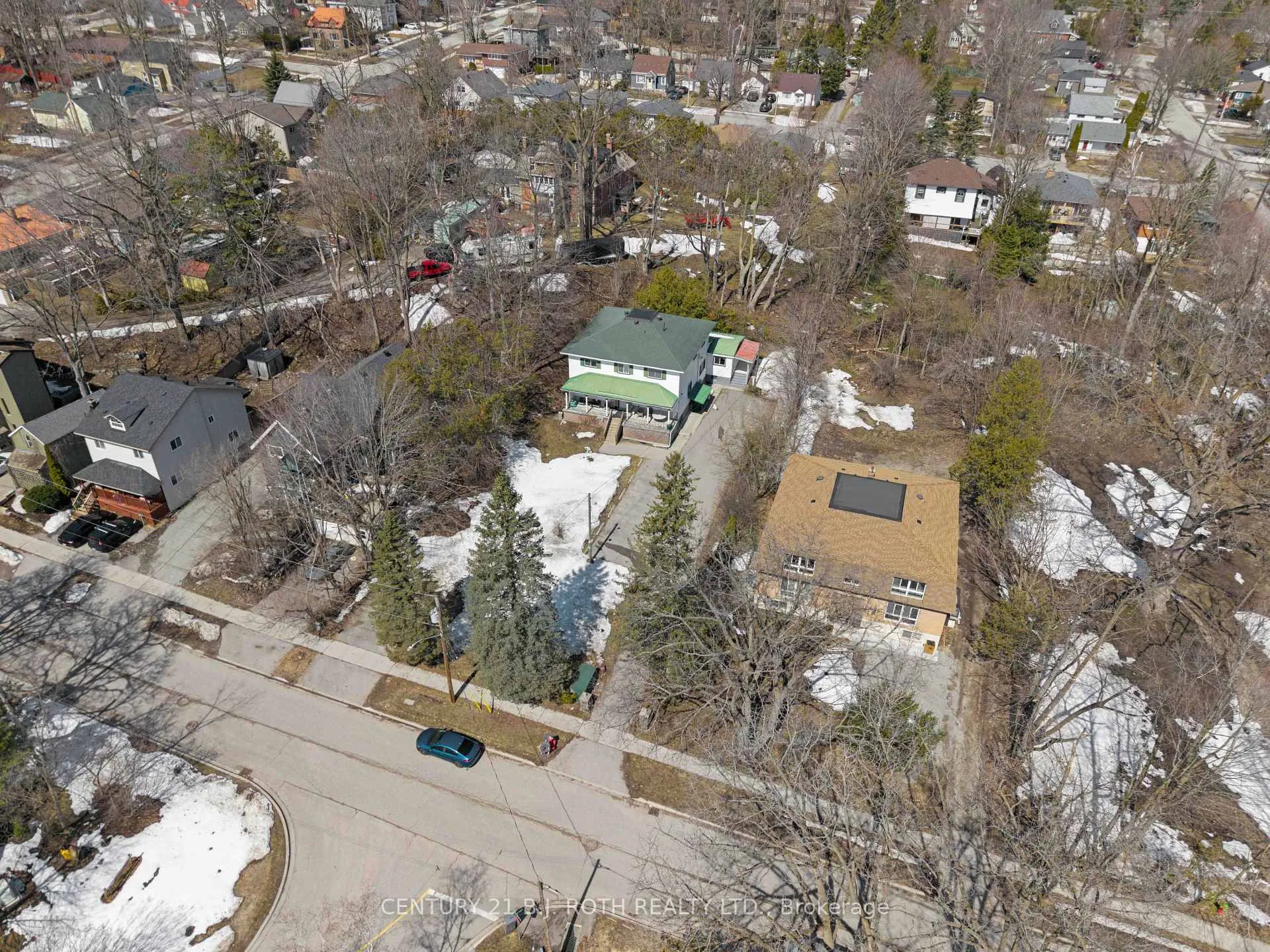 Photo 3 of 184 Borland Street E, Orillia — HOMEH