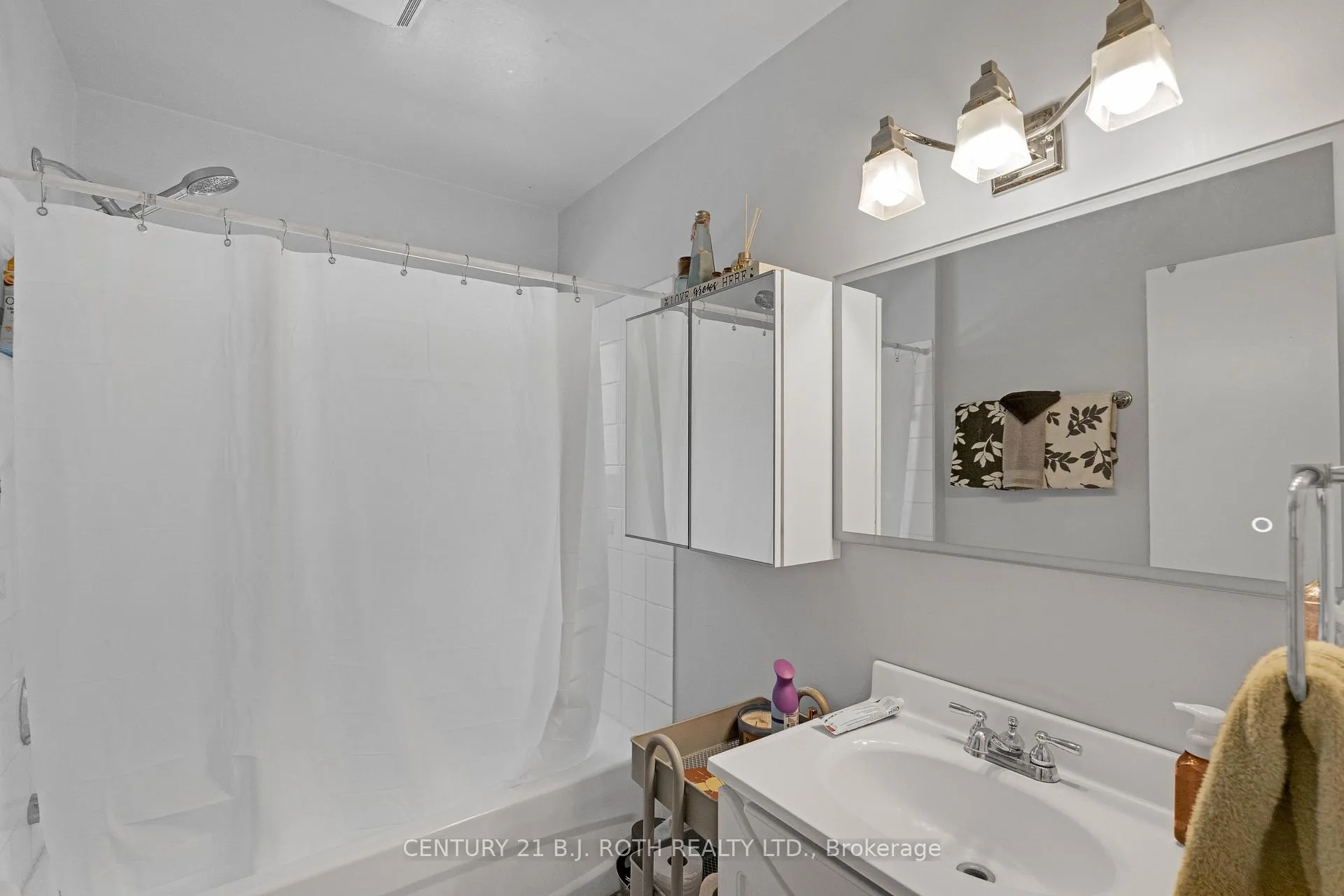 Photo 14 of 184 Borland Street E, Orillia — HOMEH