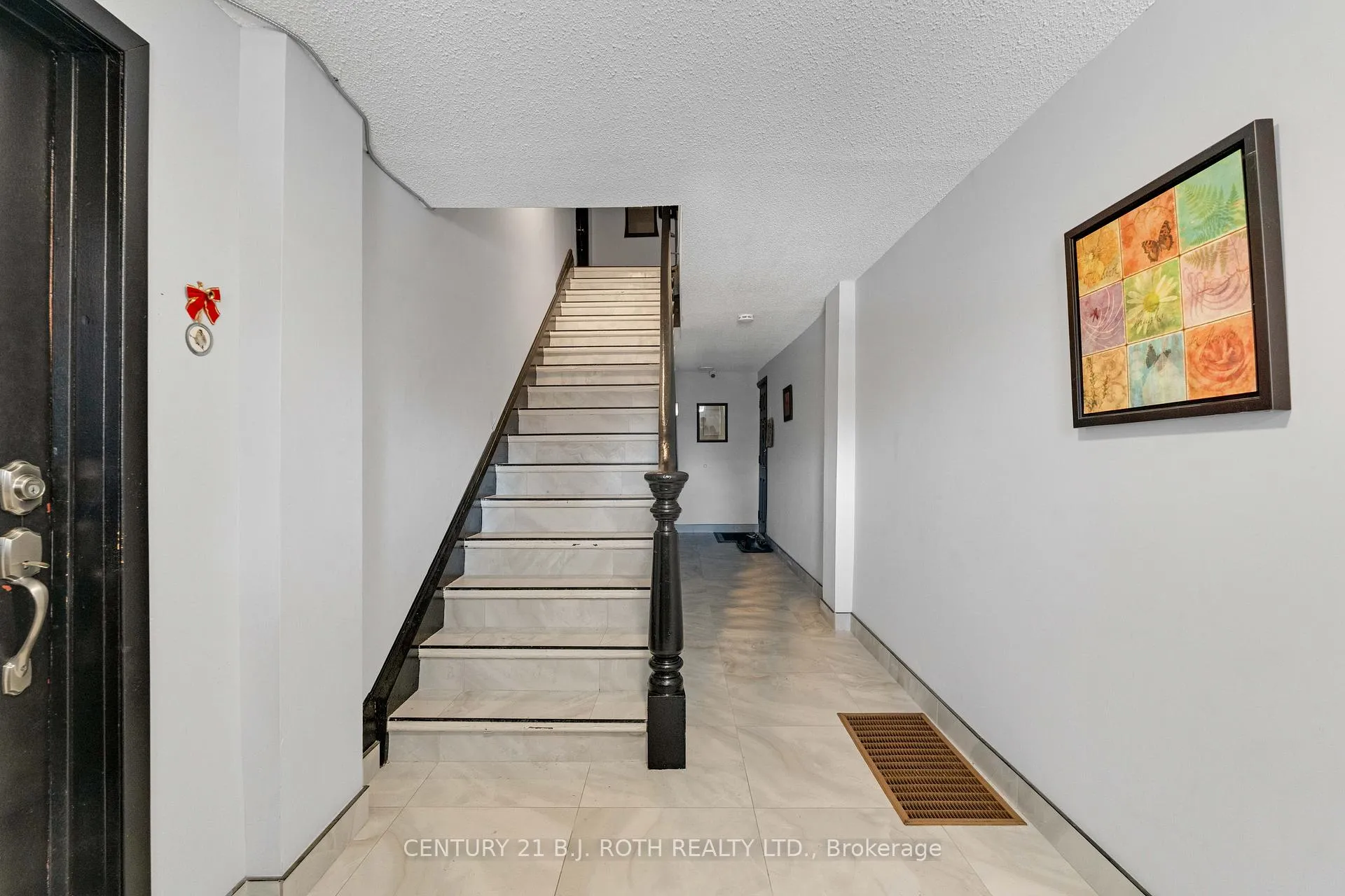 Photo 7 of 184 Borland Street E, Orillia — HOMEH