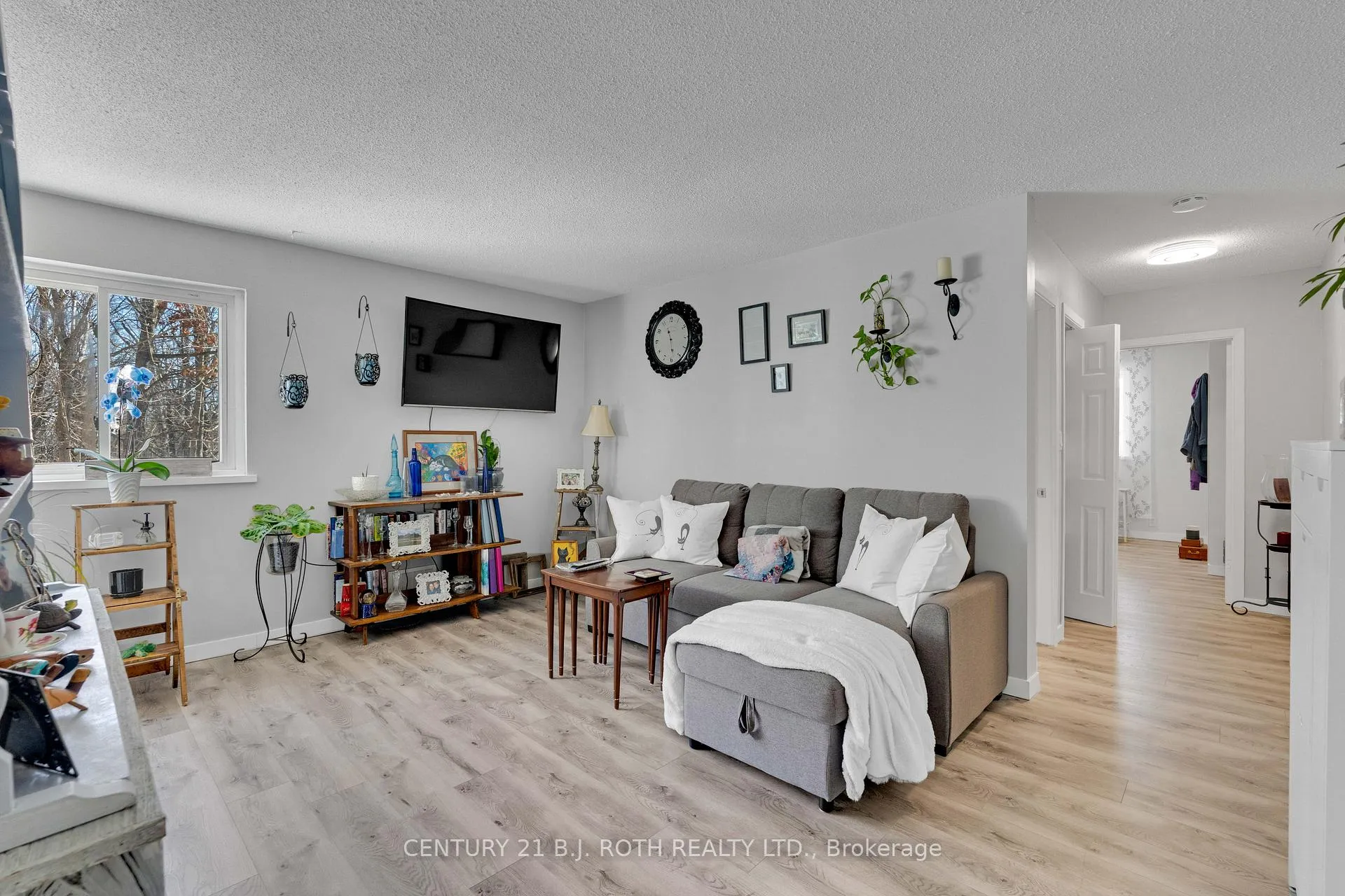 Photo 9 of 184 Borland Street E, Orillia — HOMEH