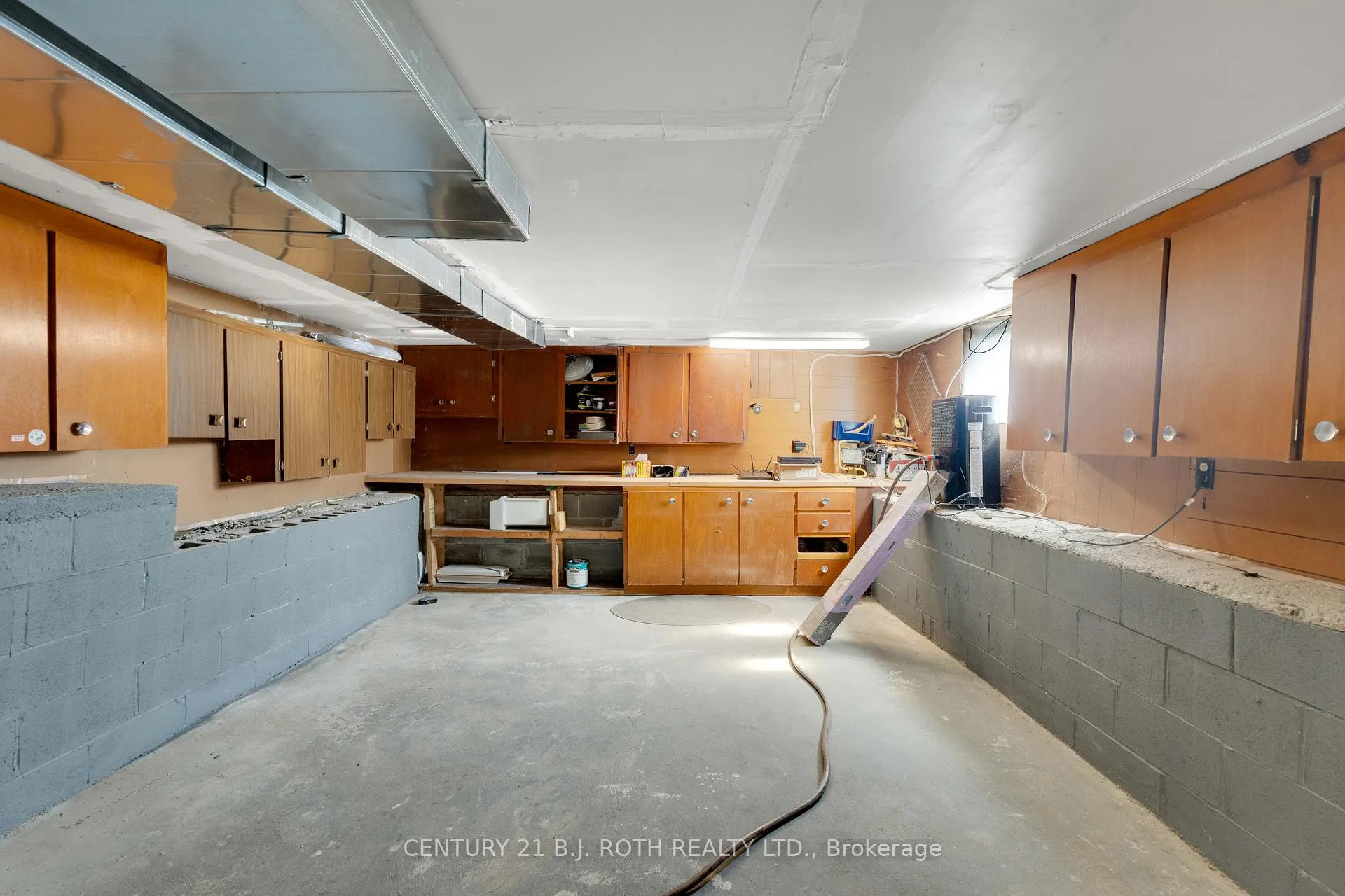 Photo 24 of 184 Borland Street E, Orillia — HOMEH