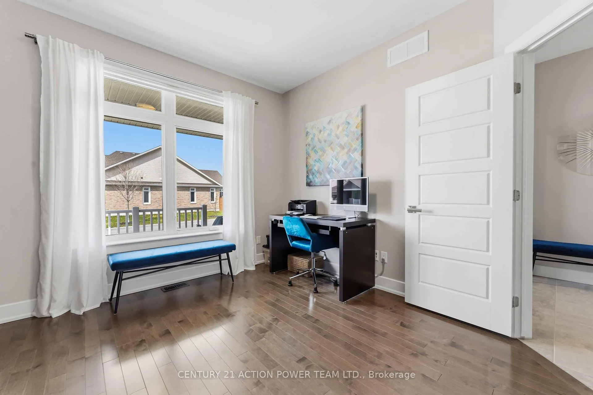 Photo 5 of 20 L'Astrolabe Place, Ottawa, Camelot — HOMEH