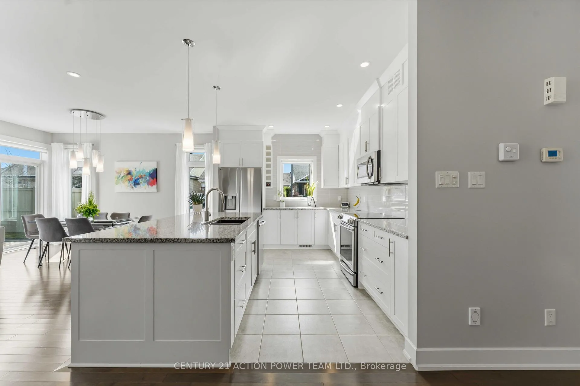 Photo 7 of 20 L'Astrolabe Place, Ottawa, Camelot — HOMEH