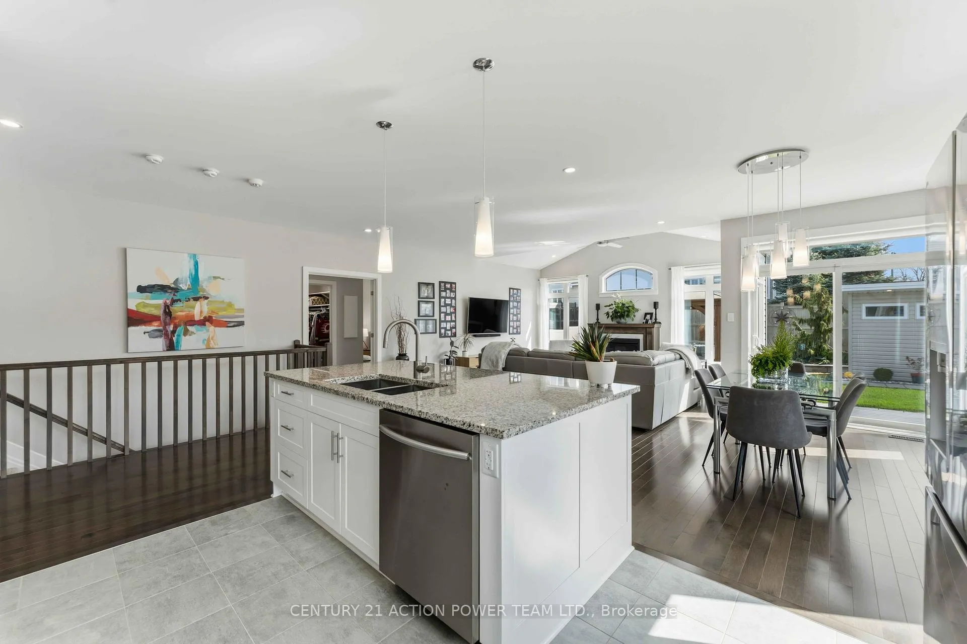 Photo 9 of 20 L'Astrolabe Place, Ottawa, Camelot — HOMEH