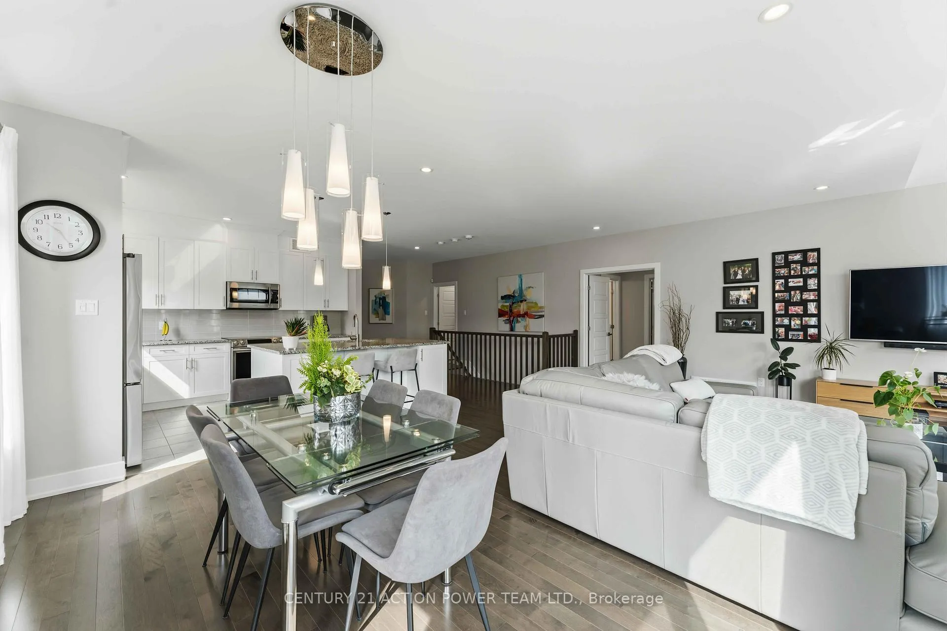 Photo 12 of 20 L'Astrolabe Place, Ottawa, Camelot — HOMEH