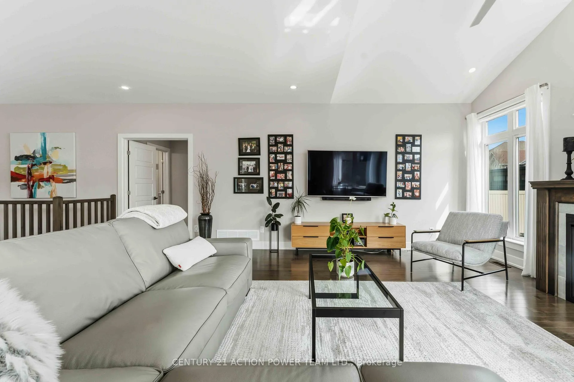 Photo 13 of 20 L'Astrolabe Place, Ottawa, Camelot — HOMEH