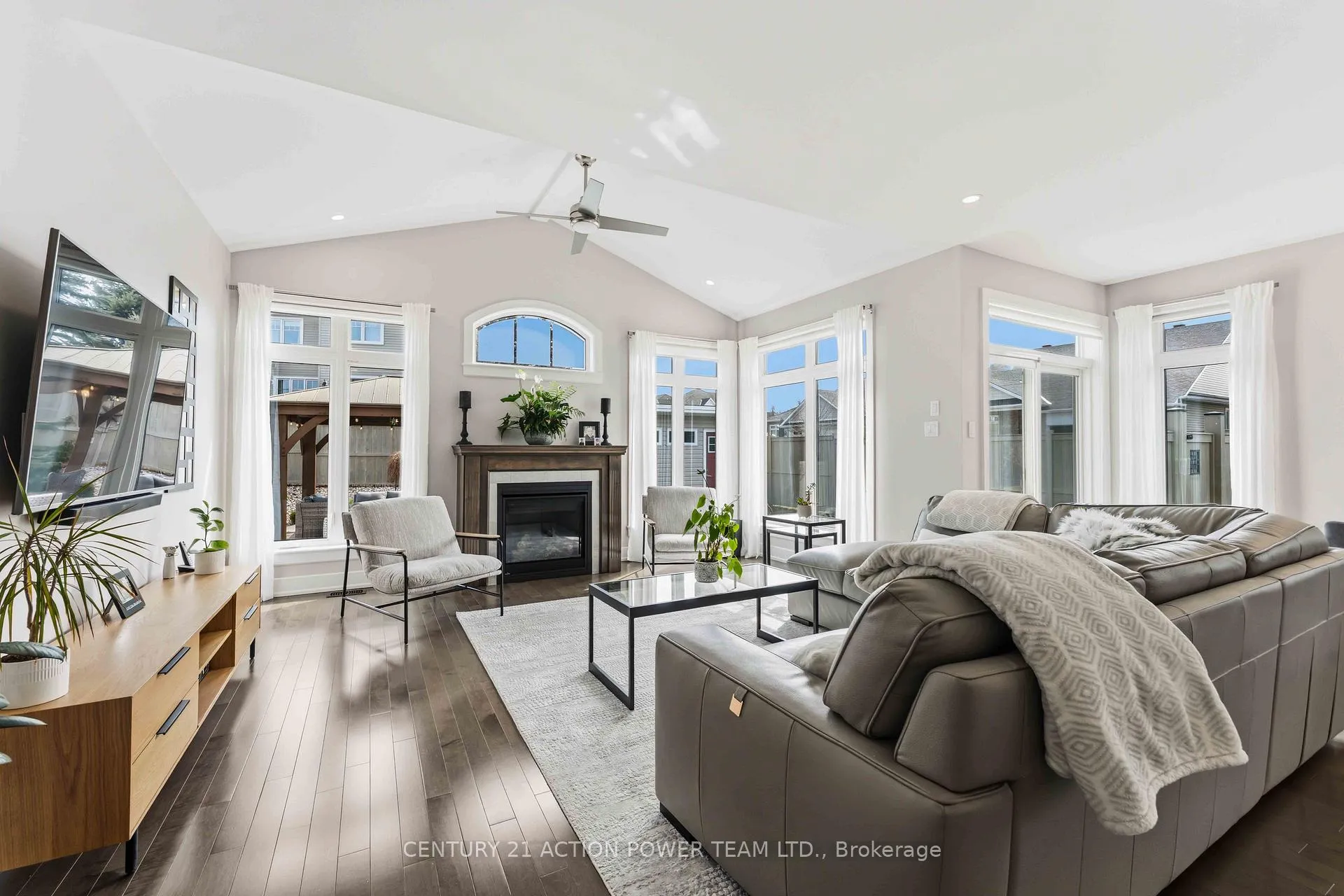 Photo 16 of 20 L'Astrolabe Place, Ottawa, Camelot — HOMEH