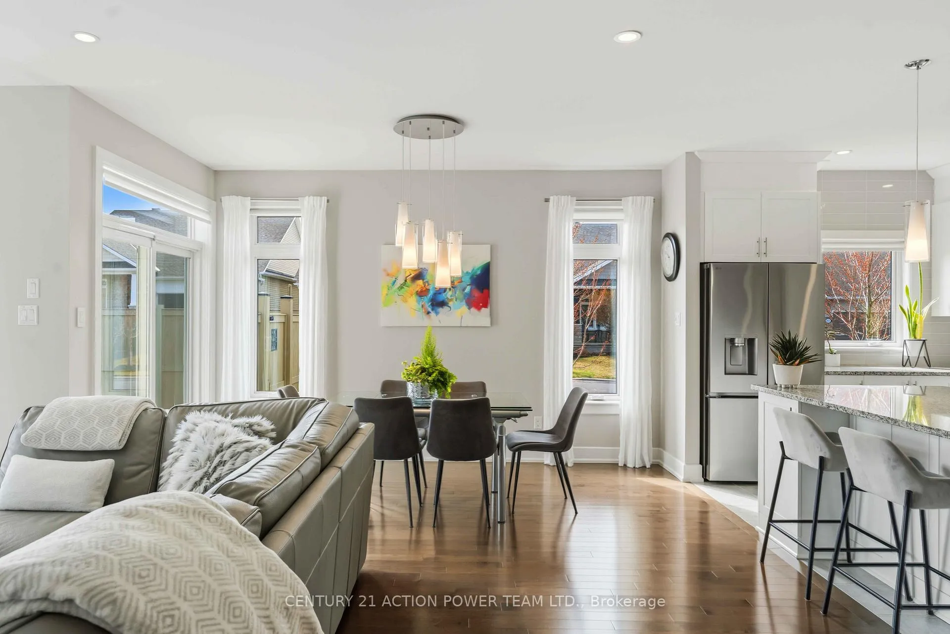 Photo 17 of 20 L'Astrolabe Place, Ottawa, Camelot — HOMEH