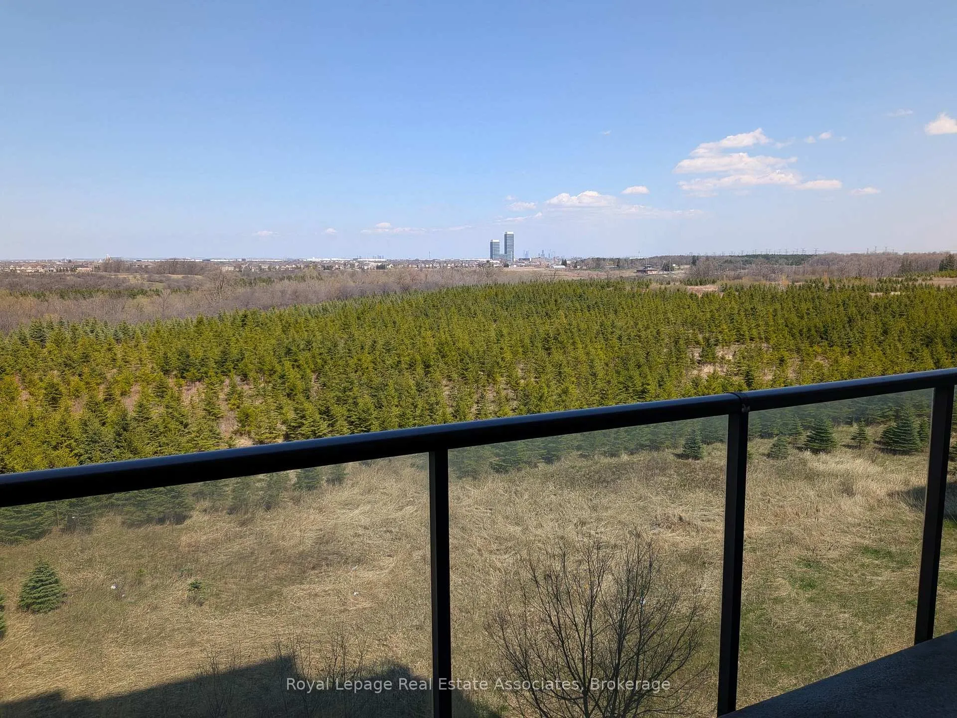 Photo 6 of Unit 405, 45 Yorkland Boulevard, Brampton, Goreway Drive Corridor — HOMEH