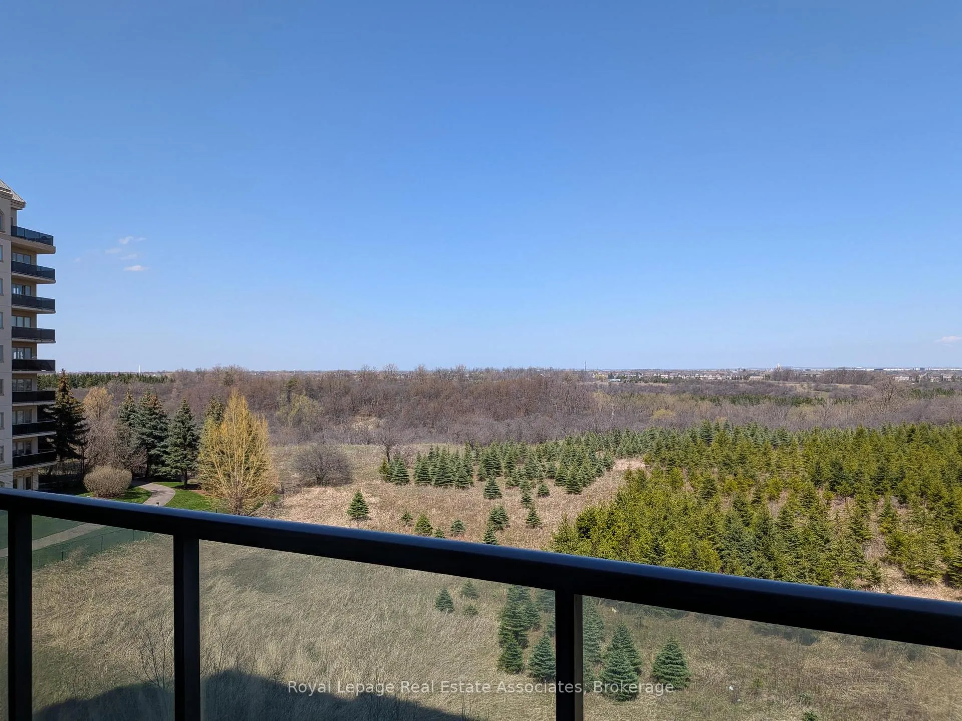 Photo 7 of Unit 405, 45 Yorkland Boulevard, Brampton, Goreway Drive Corridor — HOMEH