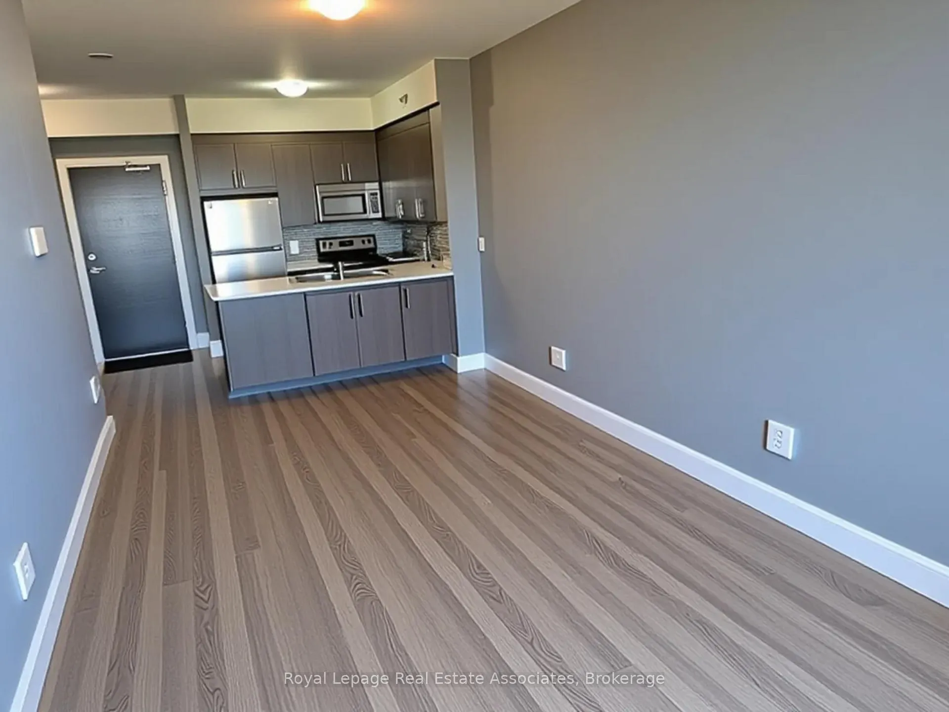 Photo 9 of Unit 405, 45 Yorkland Boulevard, Brampton, Goreway Drive Corridor — HOMEH