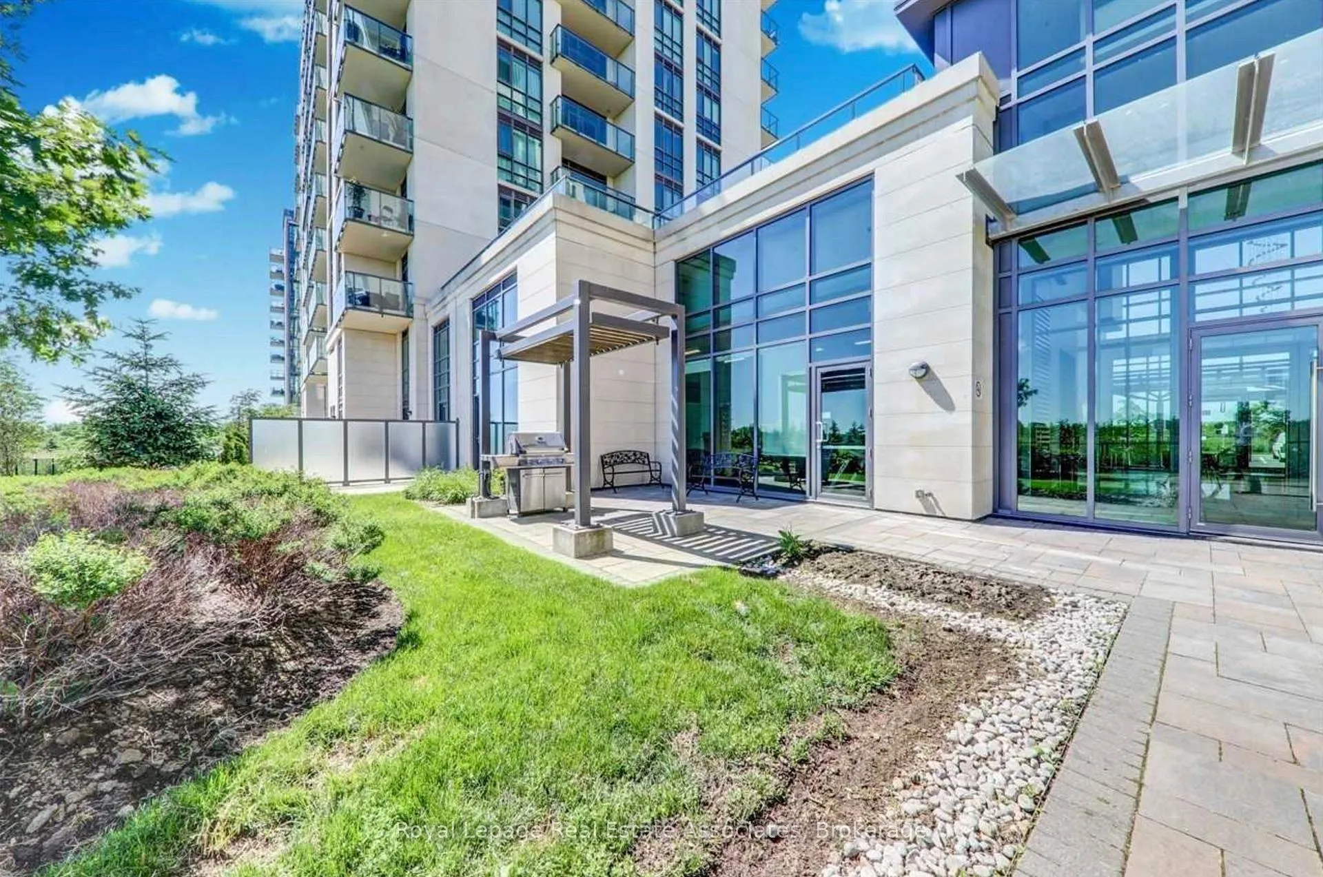 Photo 18 of Unit 405, 45 Yorkland Boulevard, Brampton, Goreway Drive Corridor — HOMEH