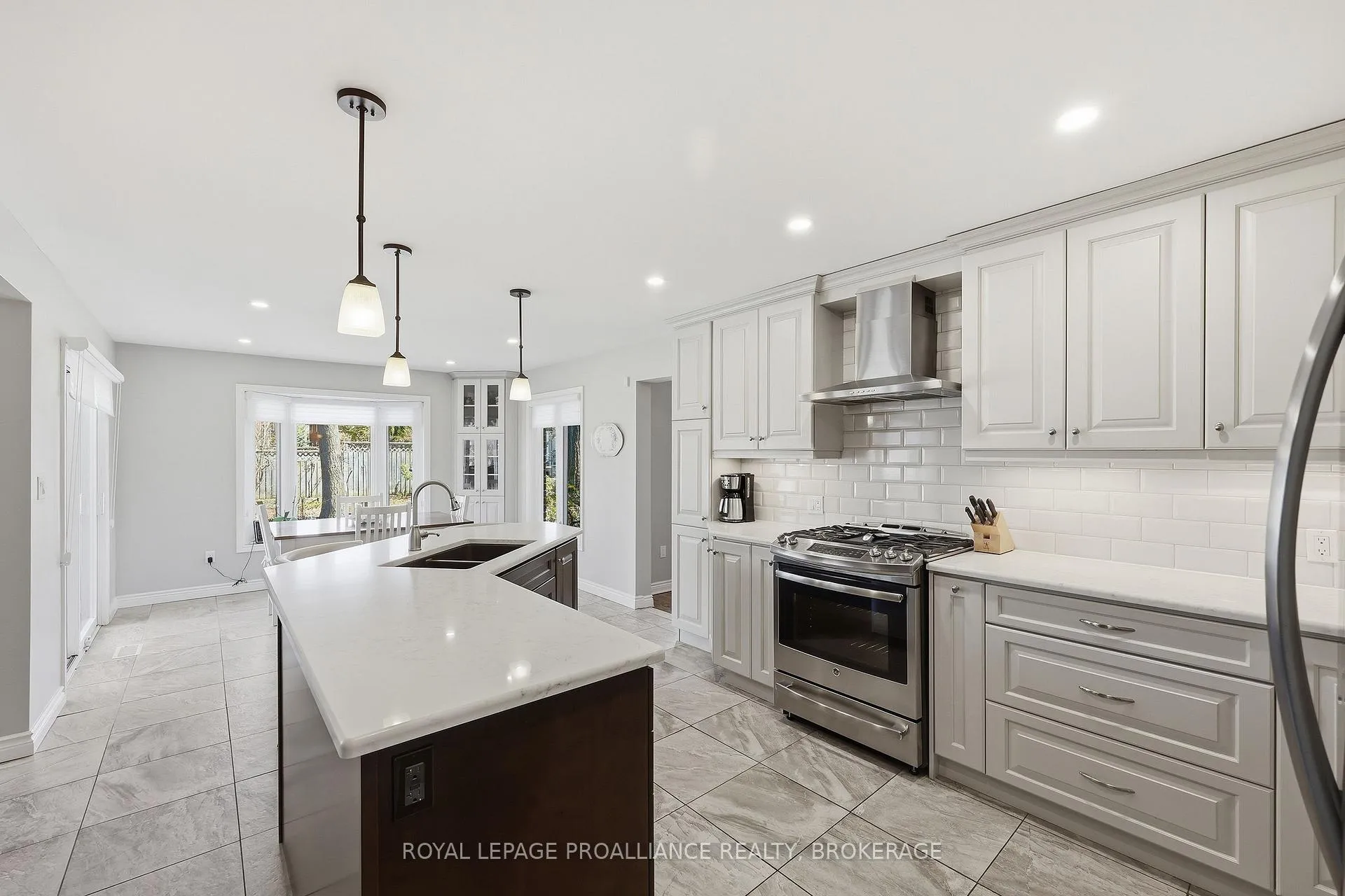 Photo 6 of 611 Rankin Crescent, Kingston, South of Taylor-Kidd Blvd — HOMEH