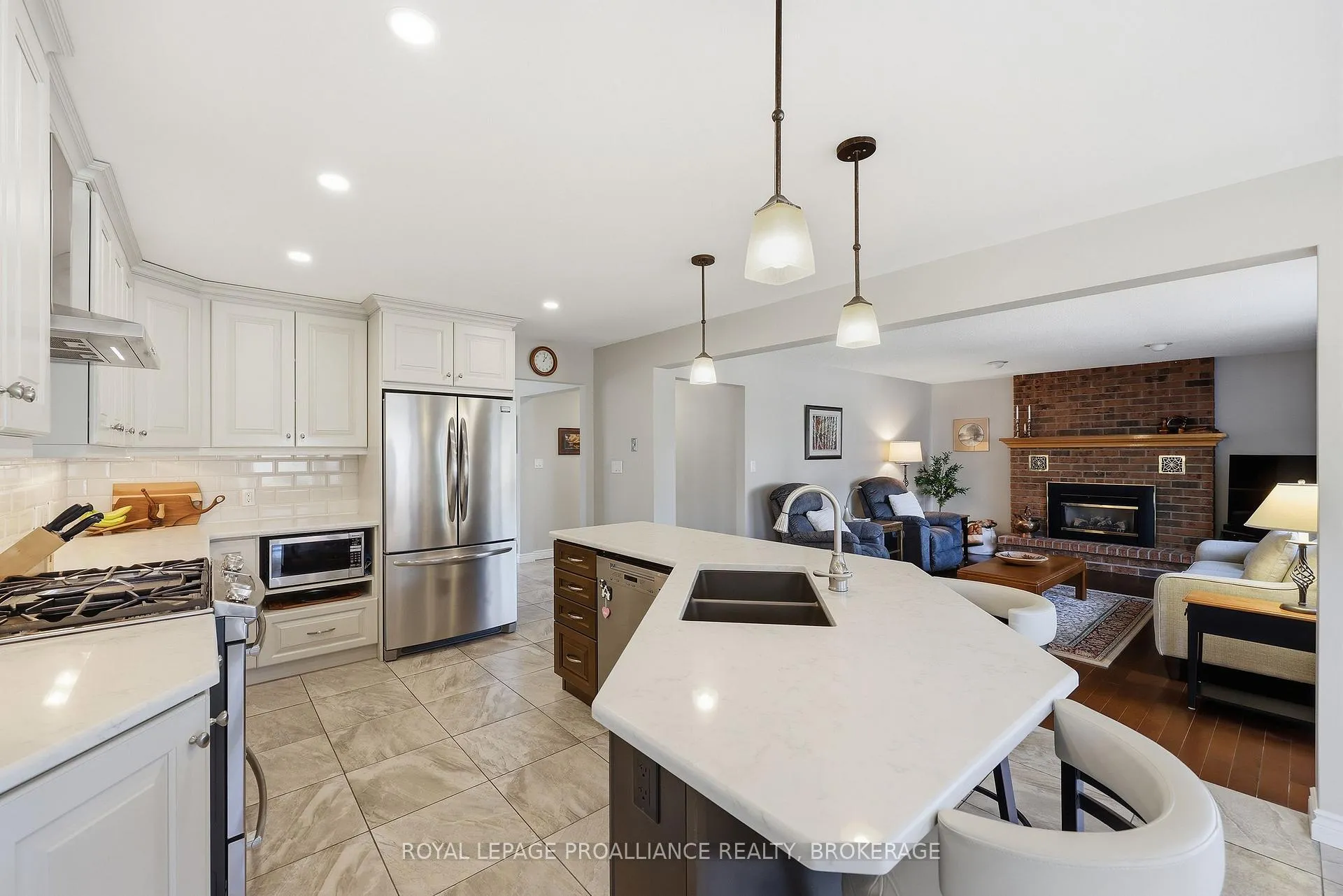 Photo 8 of 611 Rankin Crescent, Kingston, South of Taylor-Kidd Blvd — HOMEH