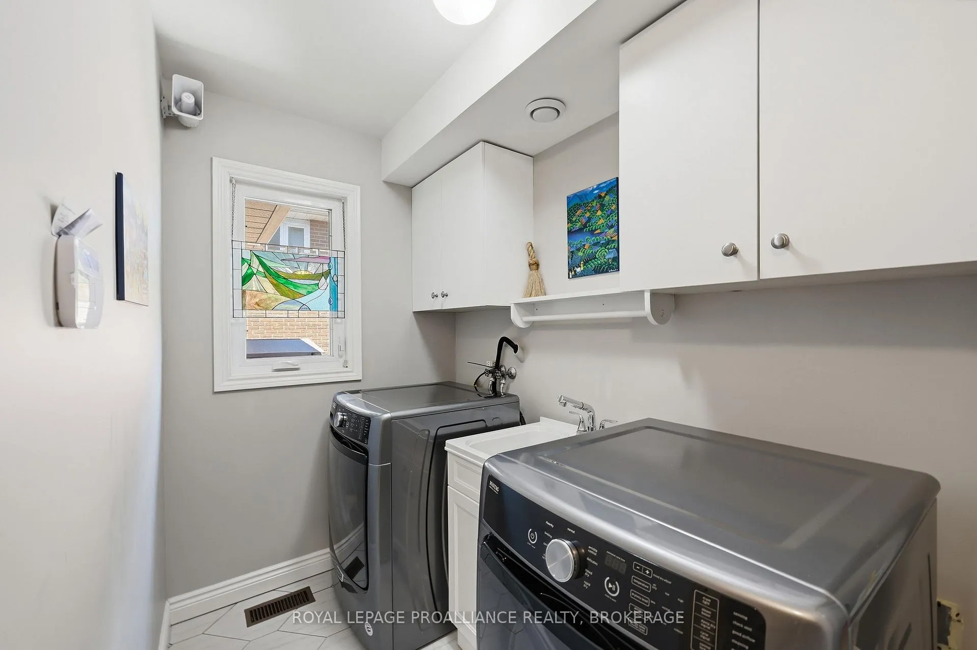 Photo 23 of 611 Rankin Crescent, Kingston, South of Taylor-Kidd Blvd — HOMEH